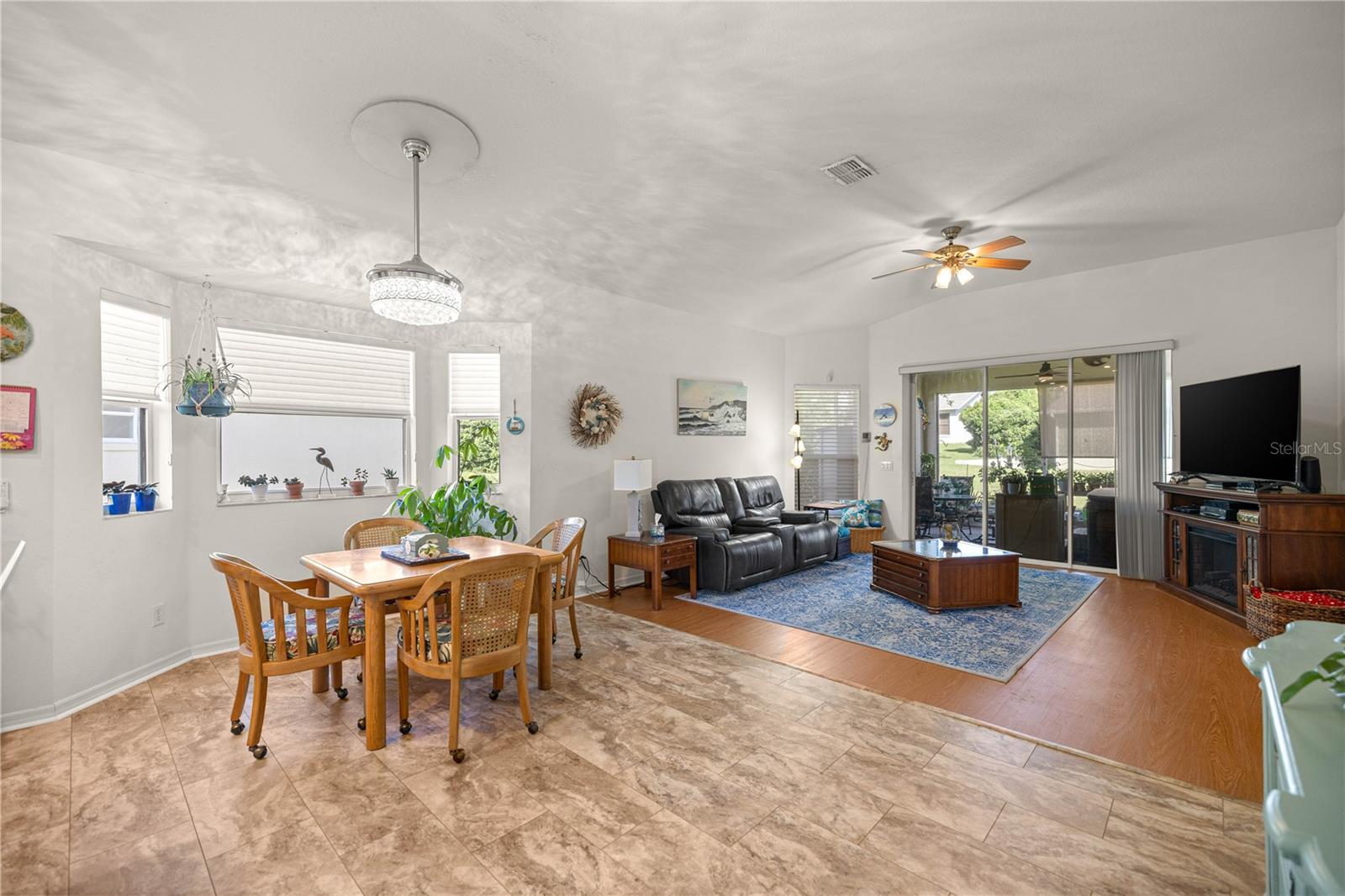 Image 9 of 49 For 1824 Zoe Court