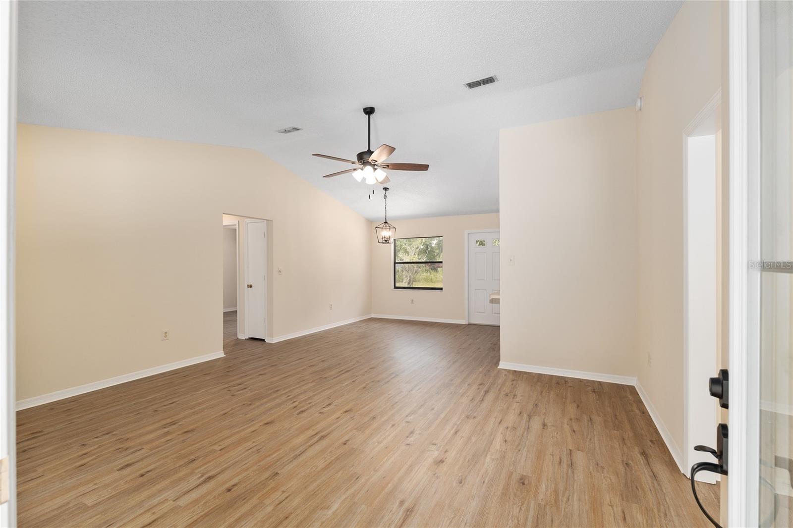 Image 19 of 100 For 10351 195th Street