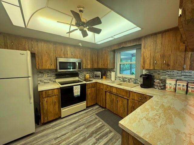 Image 3 of 42 For 916 Jones Avenue