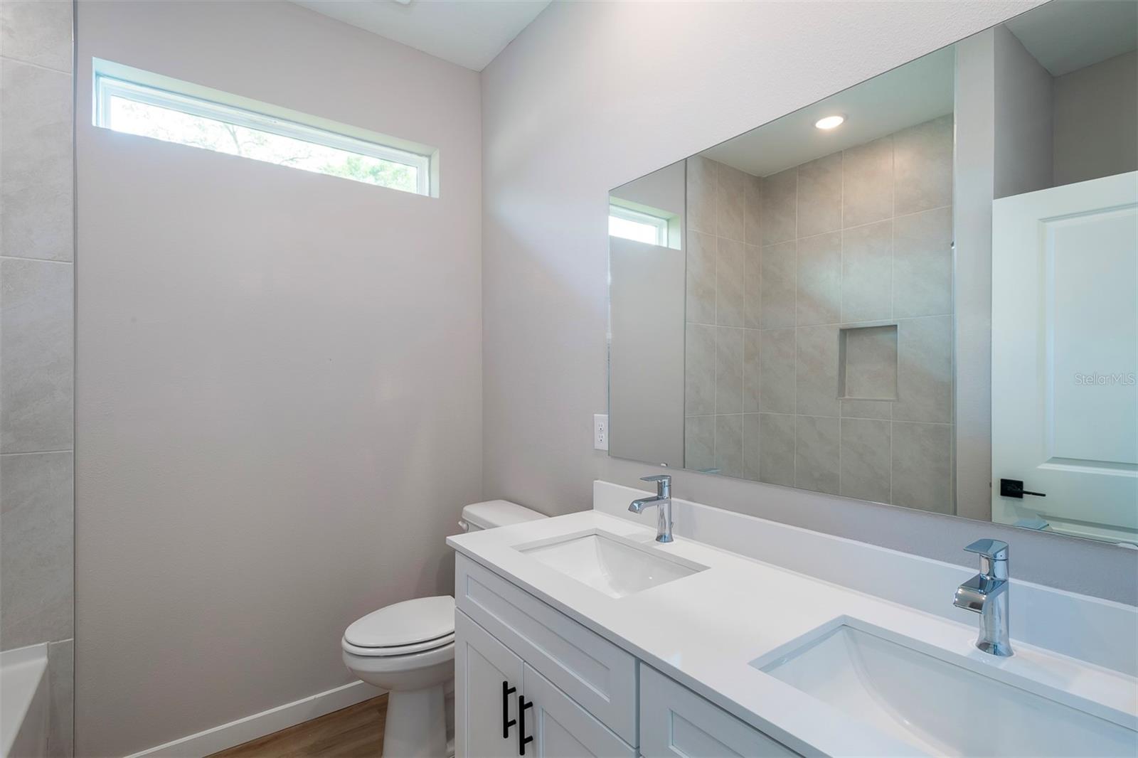 Image 20 of 28 For 6760 129th Loop