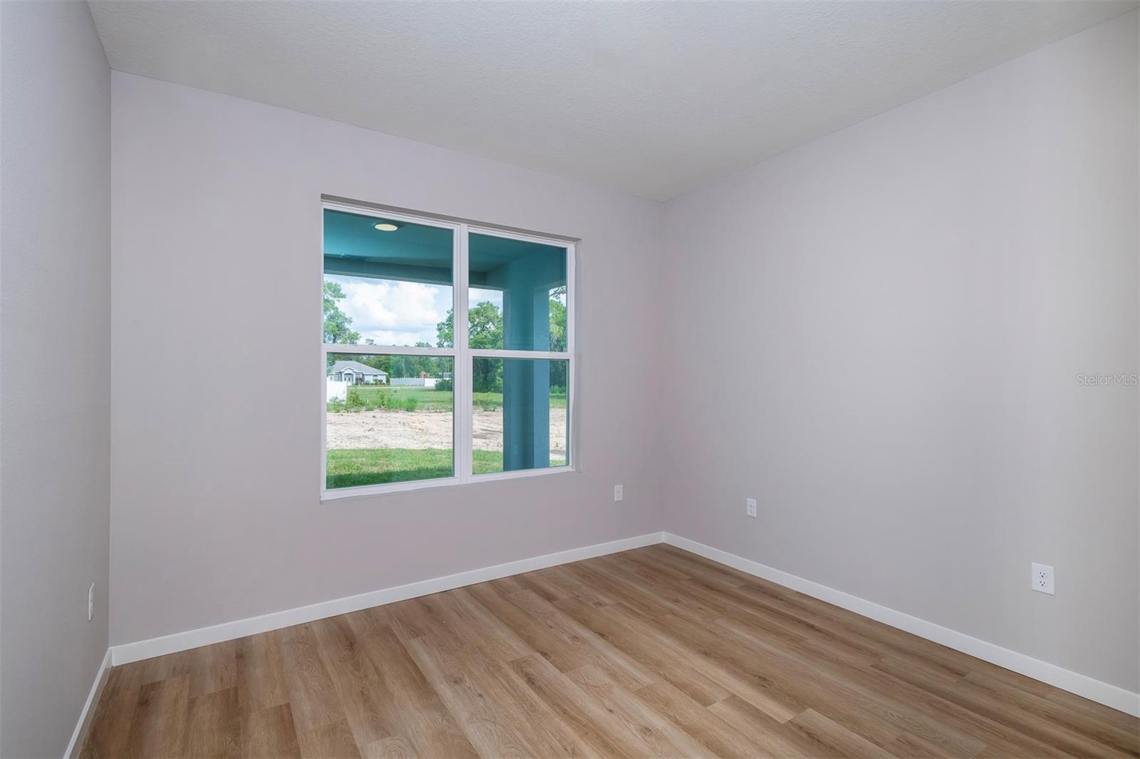 Image 21 of 28 For 6760 129th Loop