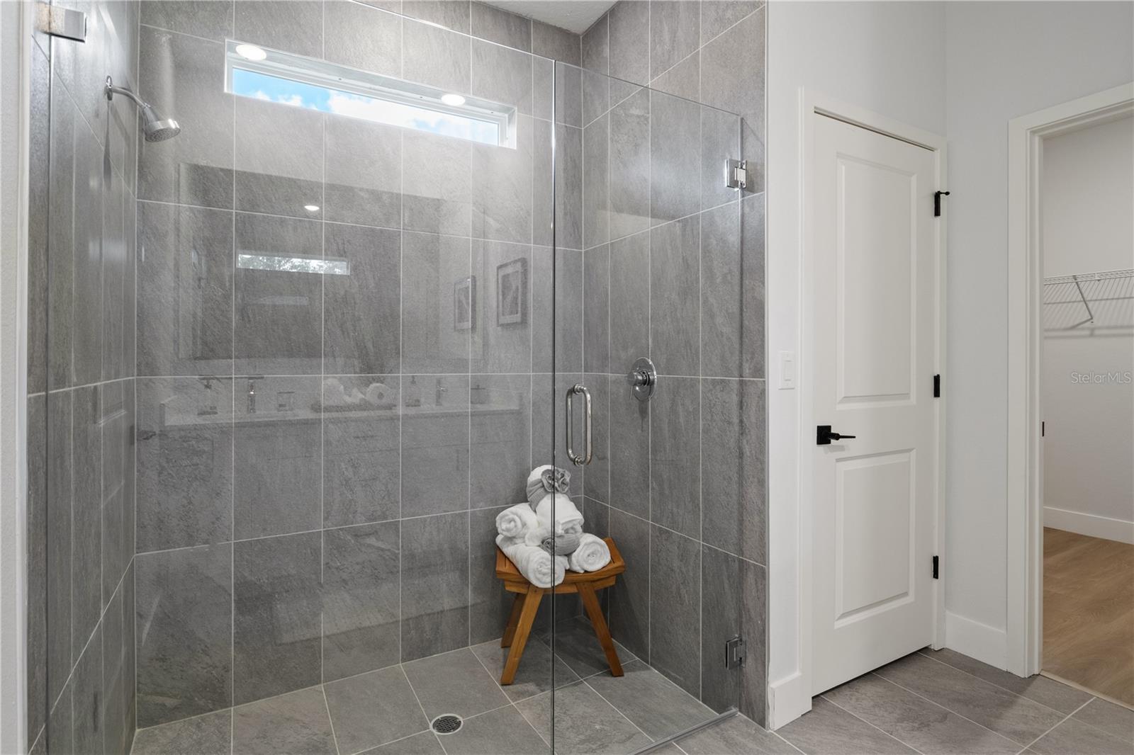 Image 4 of 28 For 6760 129th Loop