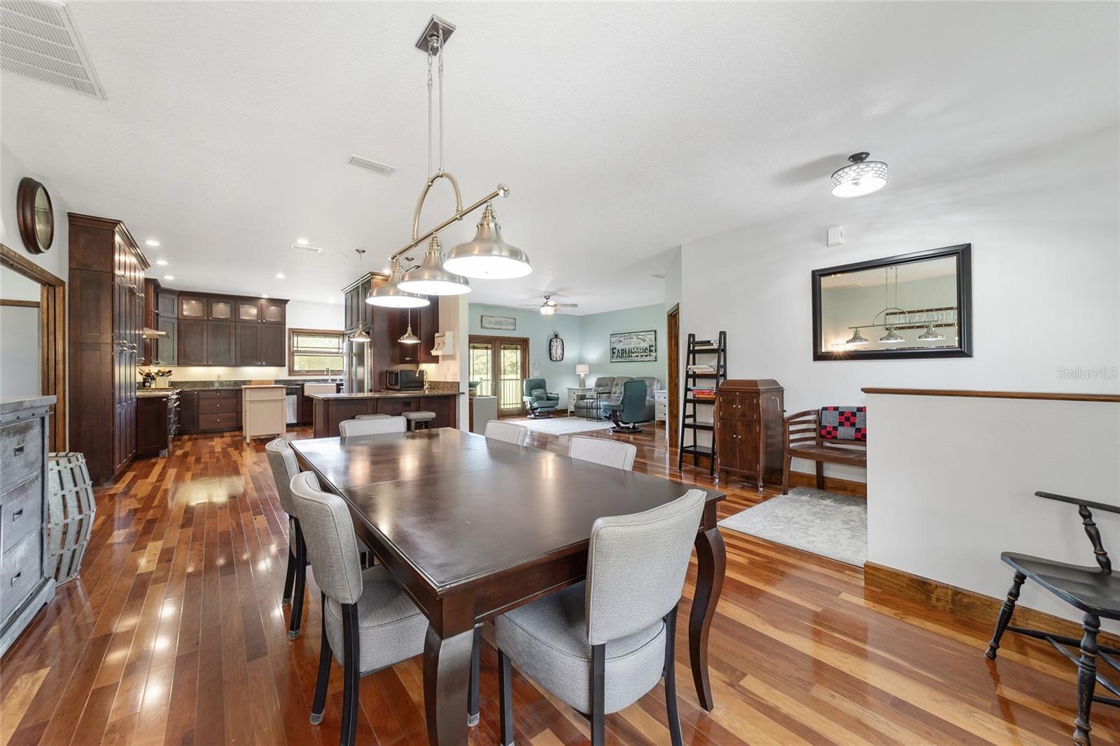 Image 15 of 96 For 975 Cr 542e  