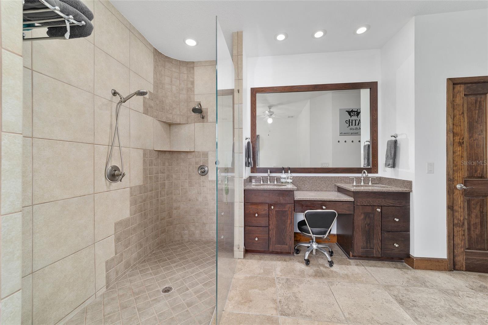 Image 37 of 96 For 975 Cr 542e  