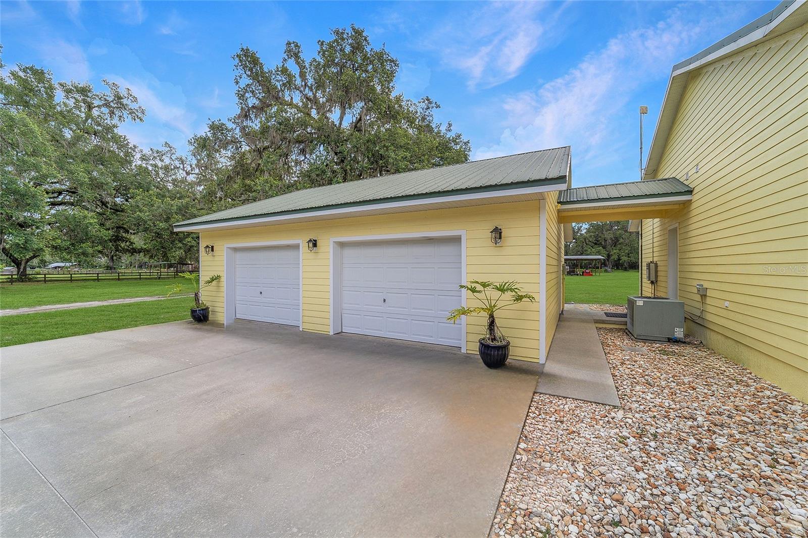 Image 44 of 96 For 975 Cr 542e  