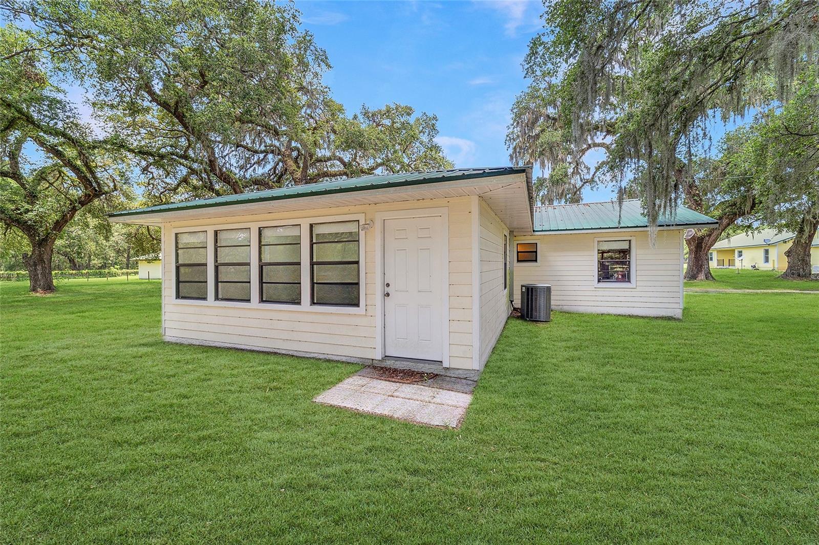 Image 65 of 96 For 975 Cr 542e  