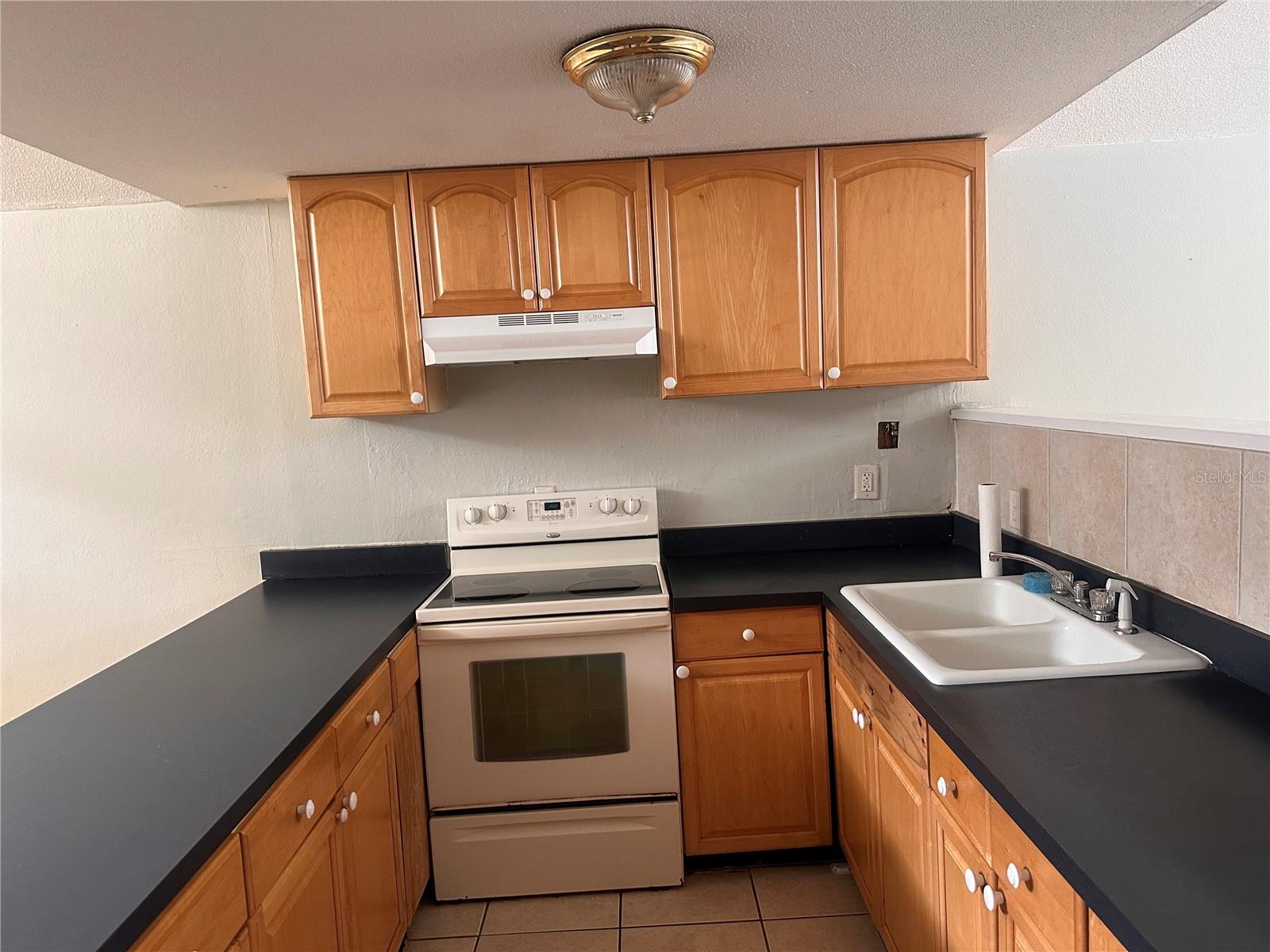 Image 3 of 9 For 2214 Silver Springs Boulevard
