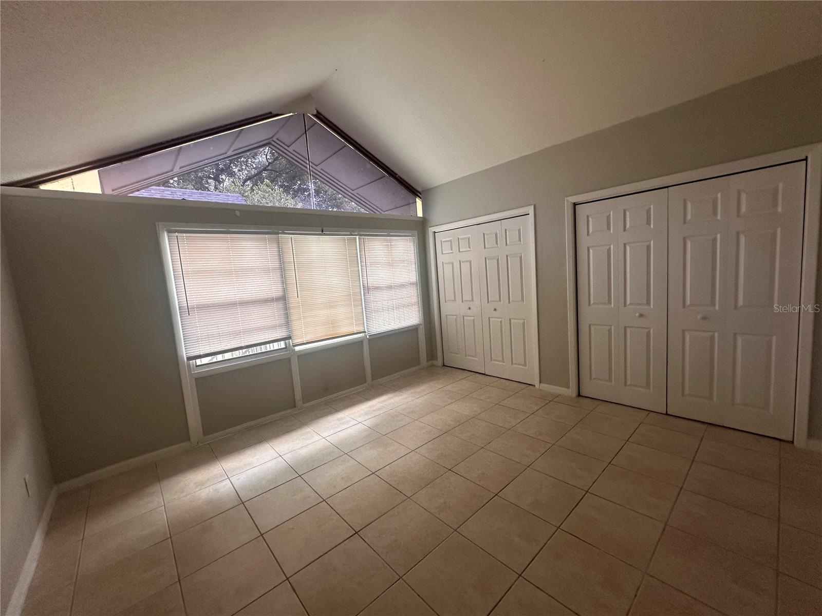 Image 4 of 9 For 2214 Silver Springs Boulevard