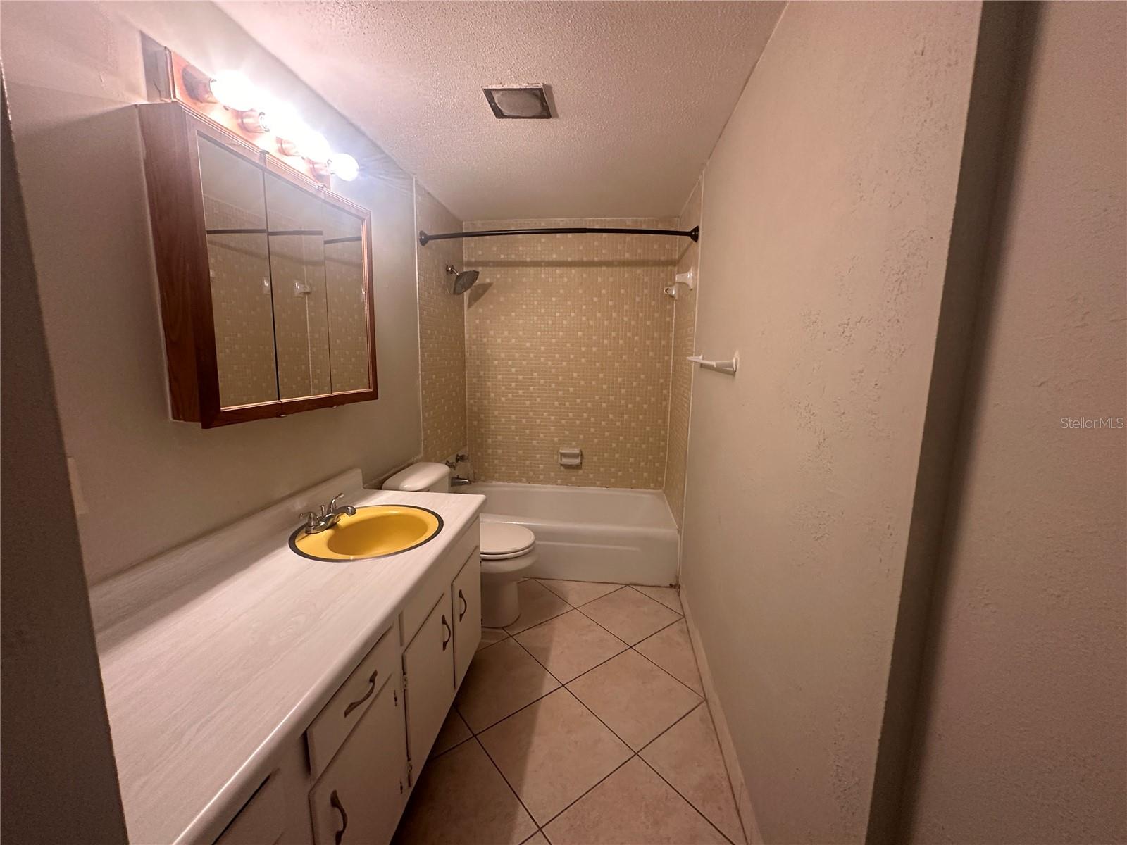 Image 5 of 9 For 2214 Silver Springs Boulevard