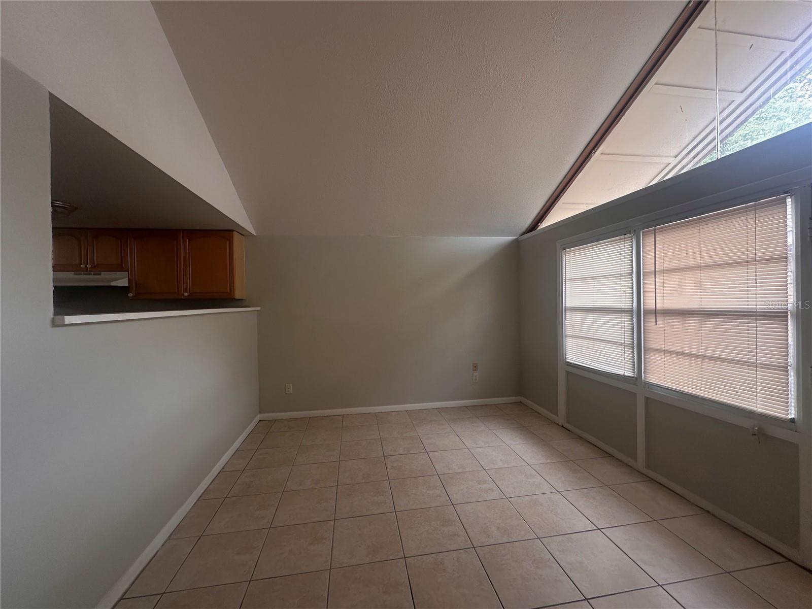 Image 9 of 9 For 2214 Silver Springs Boulevard