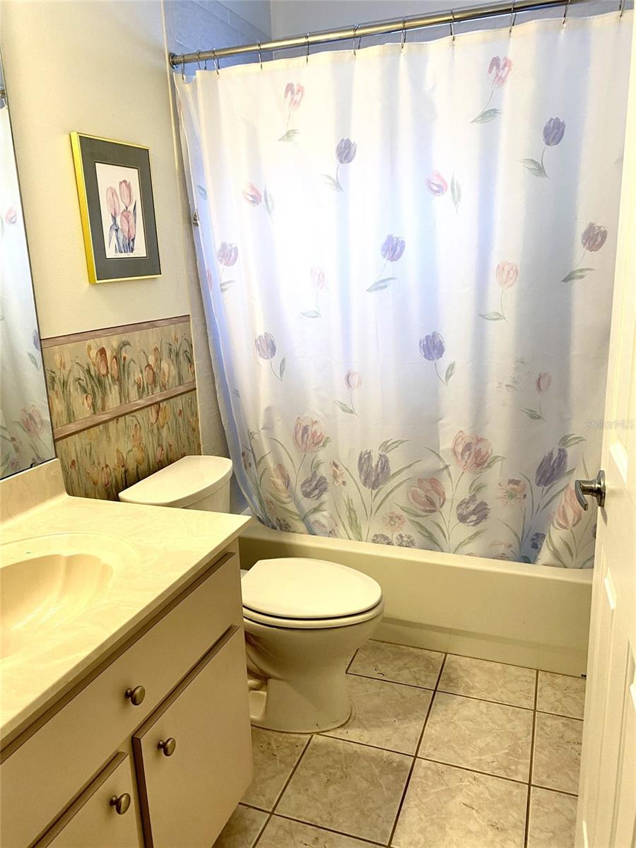 Image 4 of 6 For 2305 40th Avenue