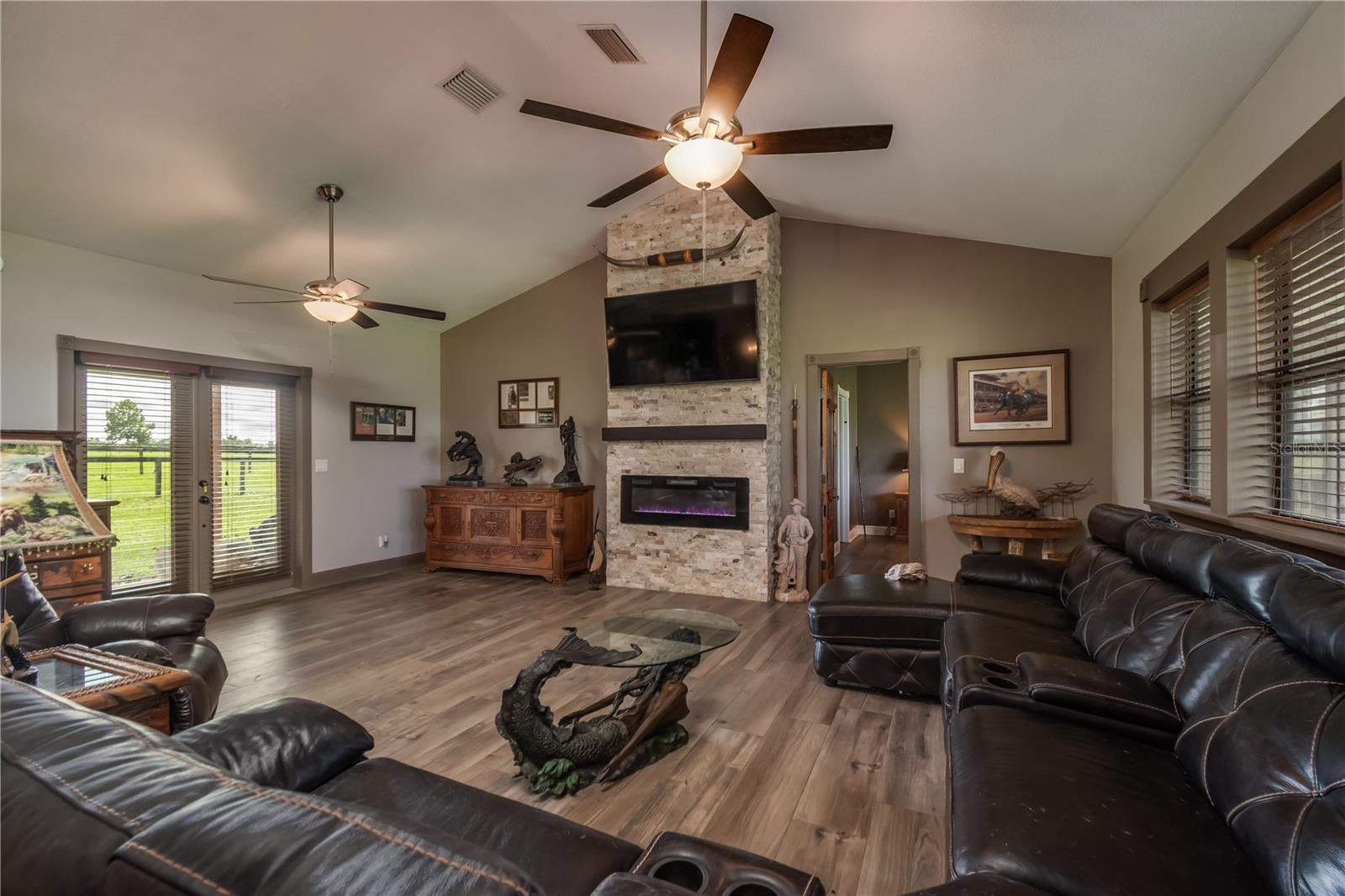 Image 15 of 56 For 12895 Gainesville Road