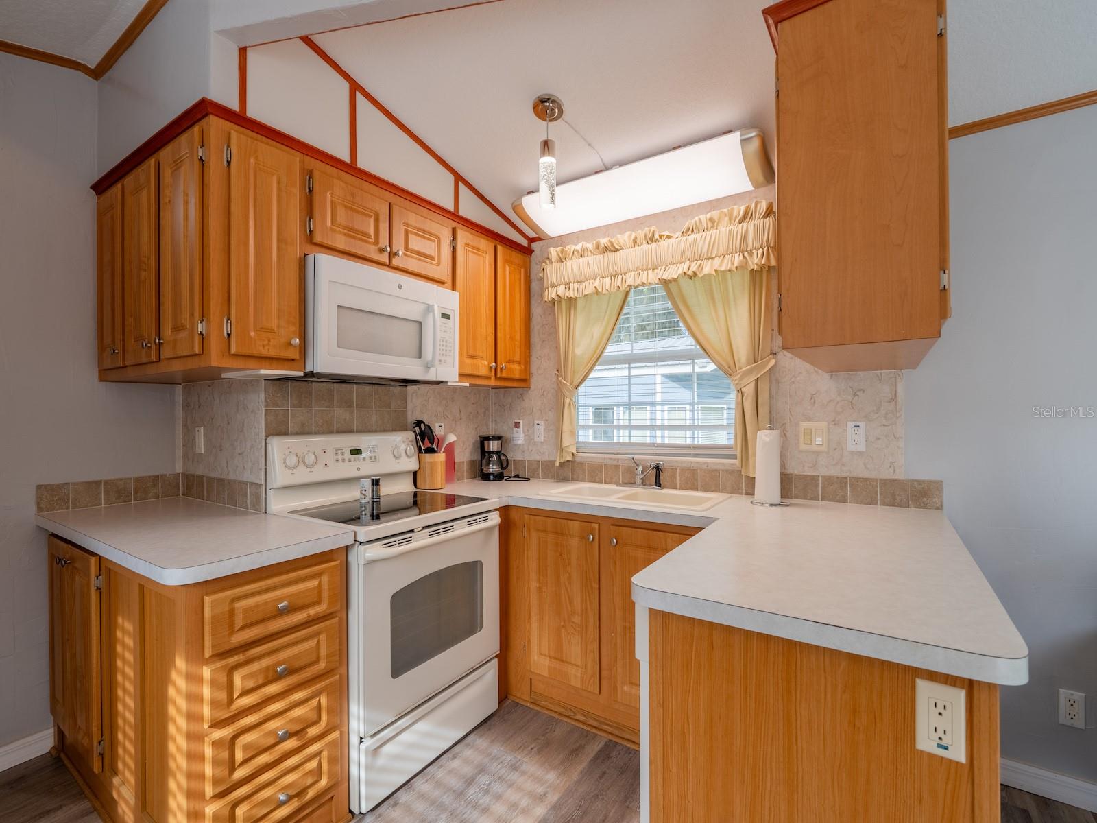 Image 7 of 27 For 15991 243rd Place Road 32