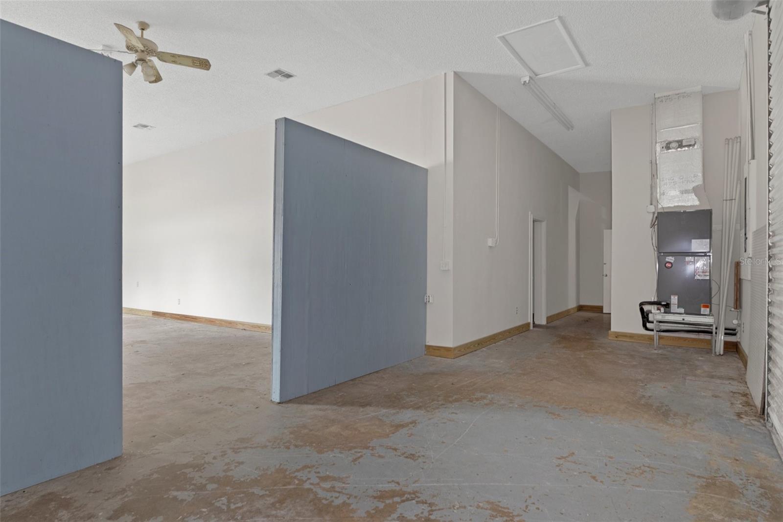 Listing photo id 14 for 2602 Highway 44 W