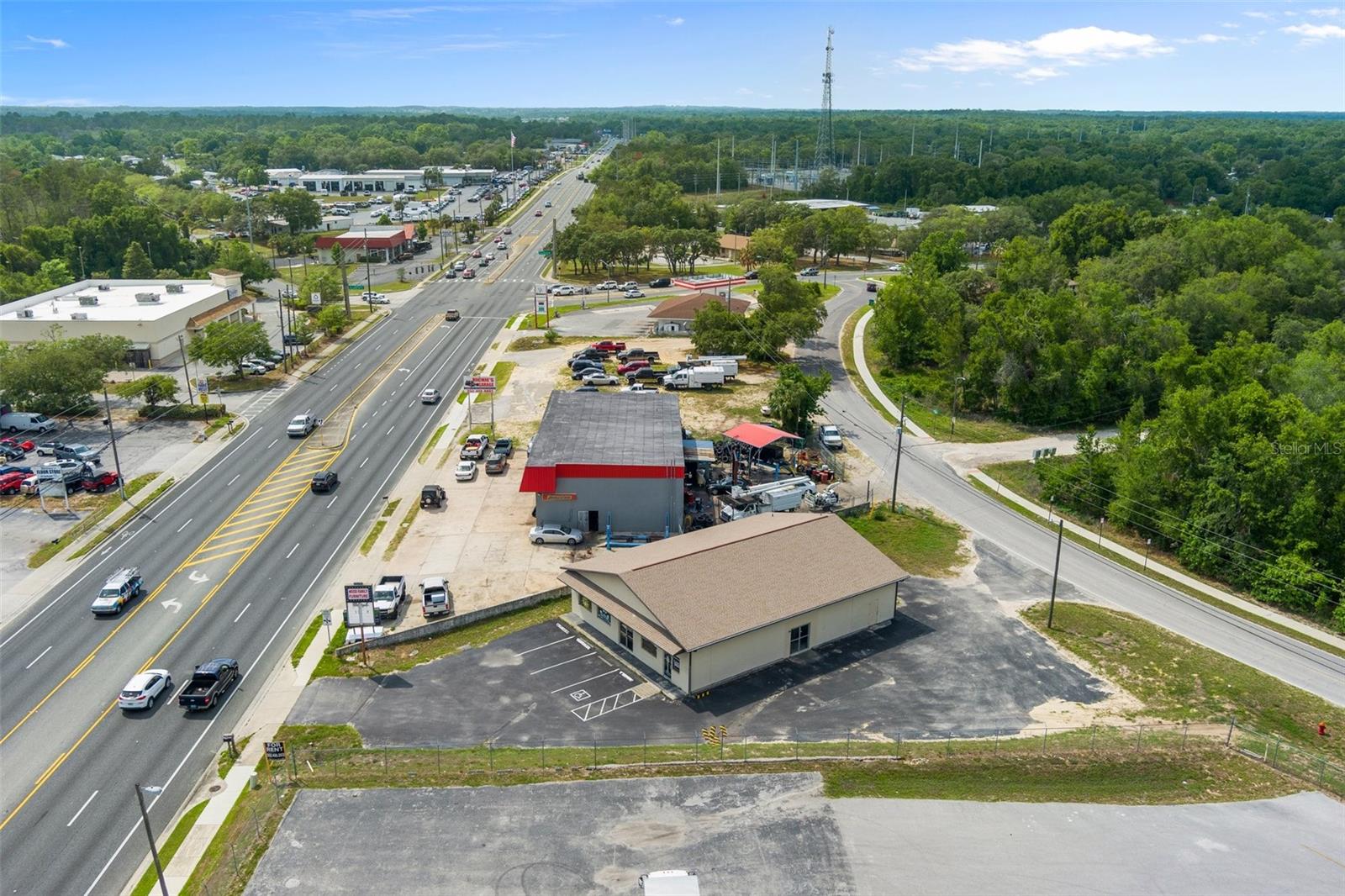 Listing photo id 40 for 2602 Highway 44 W