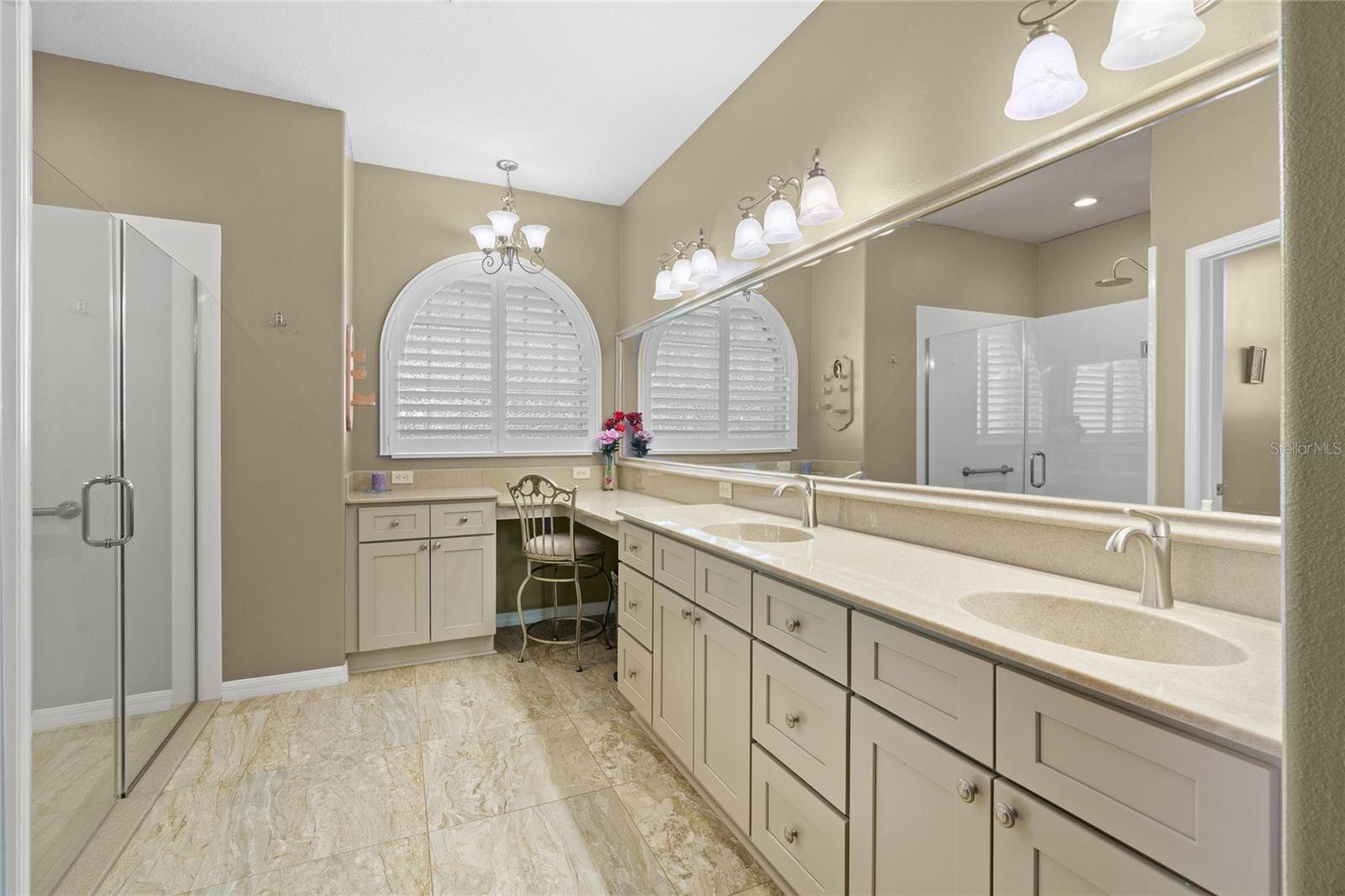 Image 16 of 31 For 15549 11th Terrace Road