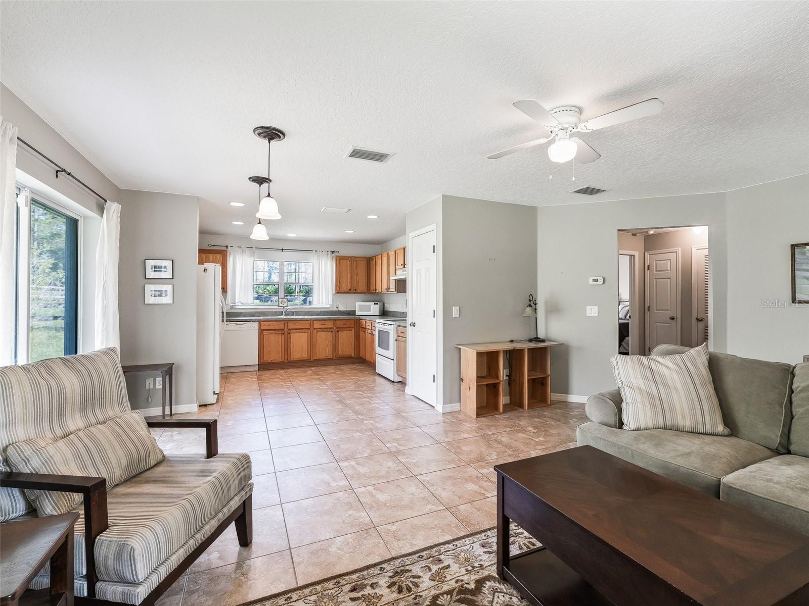 Image 7 of 39 For 12931 21st Place