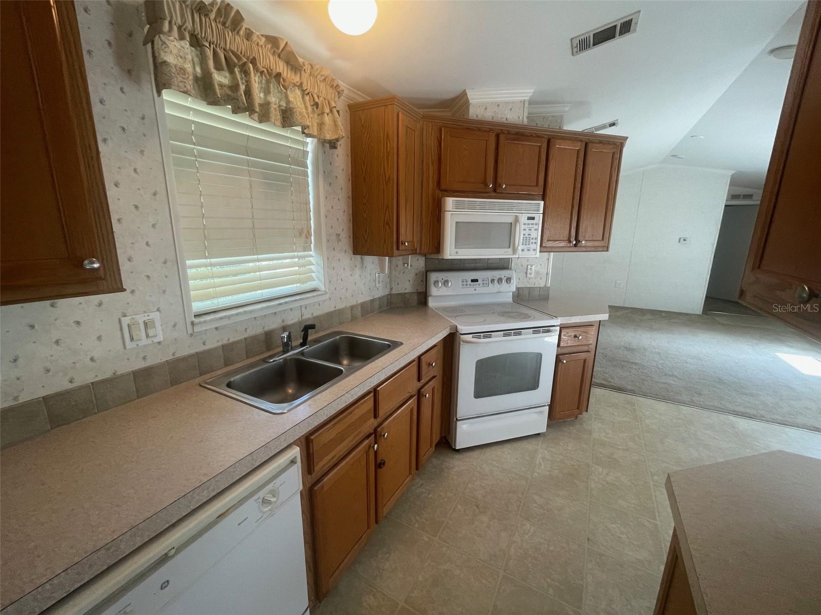 Image 4 of 14 For 12660 78th Terrace 13