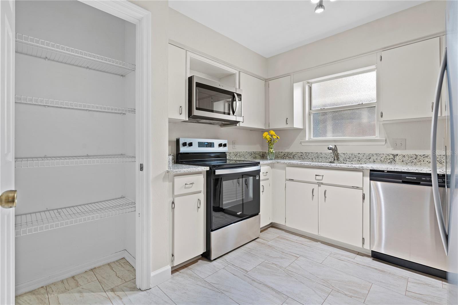 Image 11 of 43 For 2864 40th Avenue