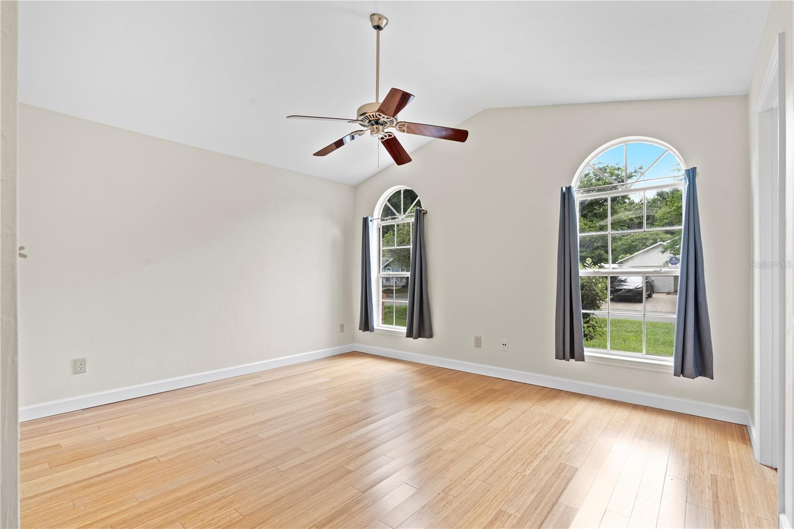 Image 14 of 43 For 2864 40th Avenue