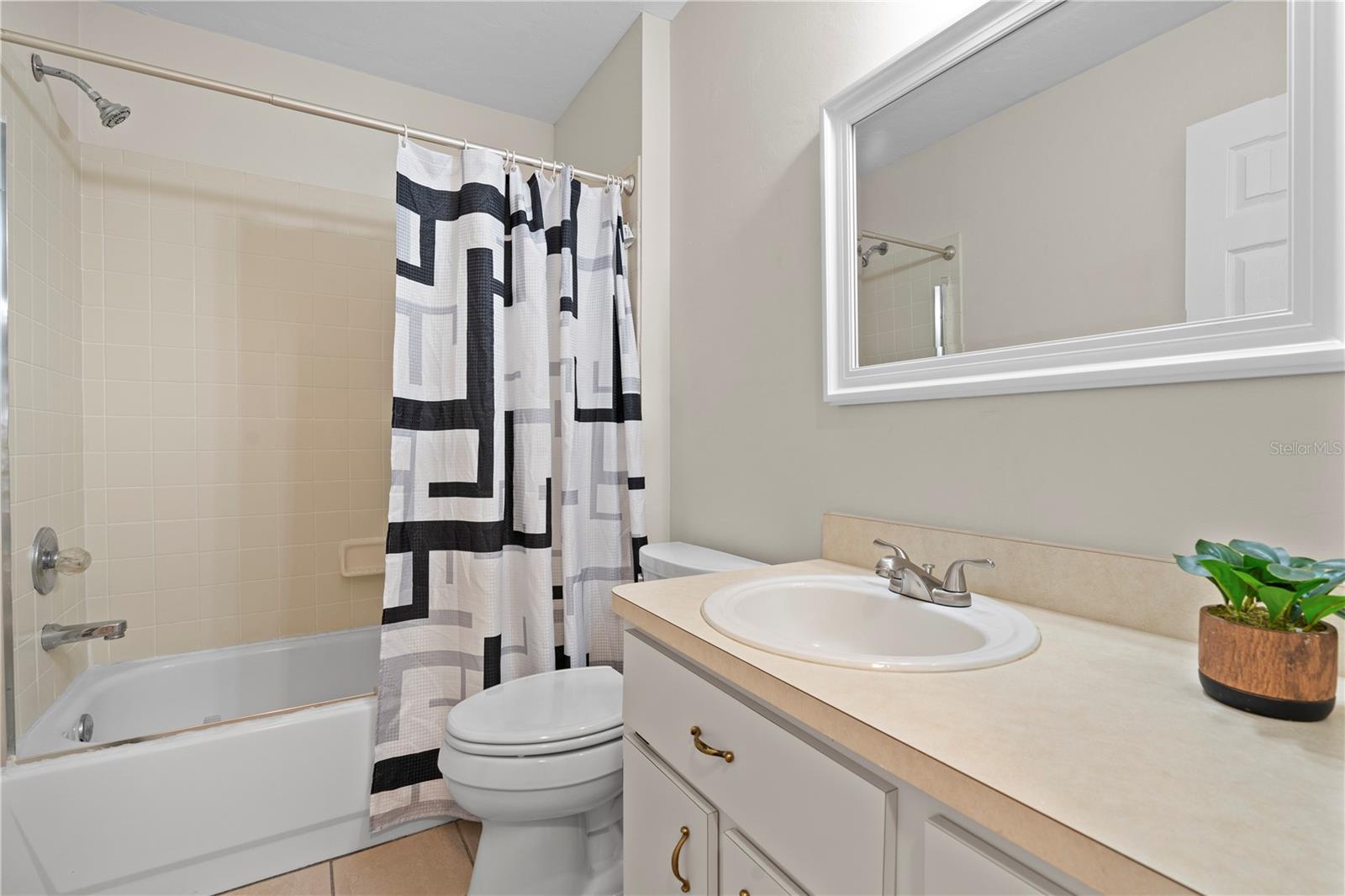 Image 21 of 43 For 2864 40th Avenue