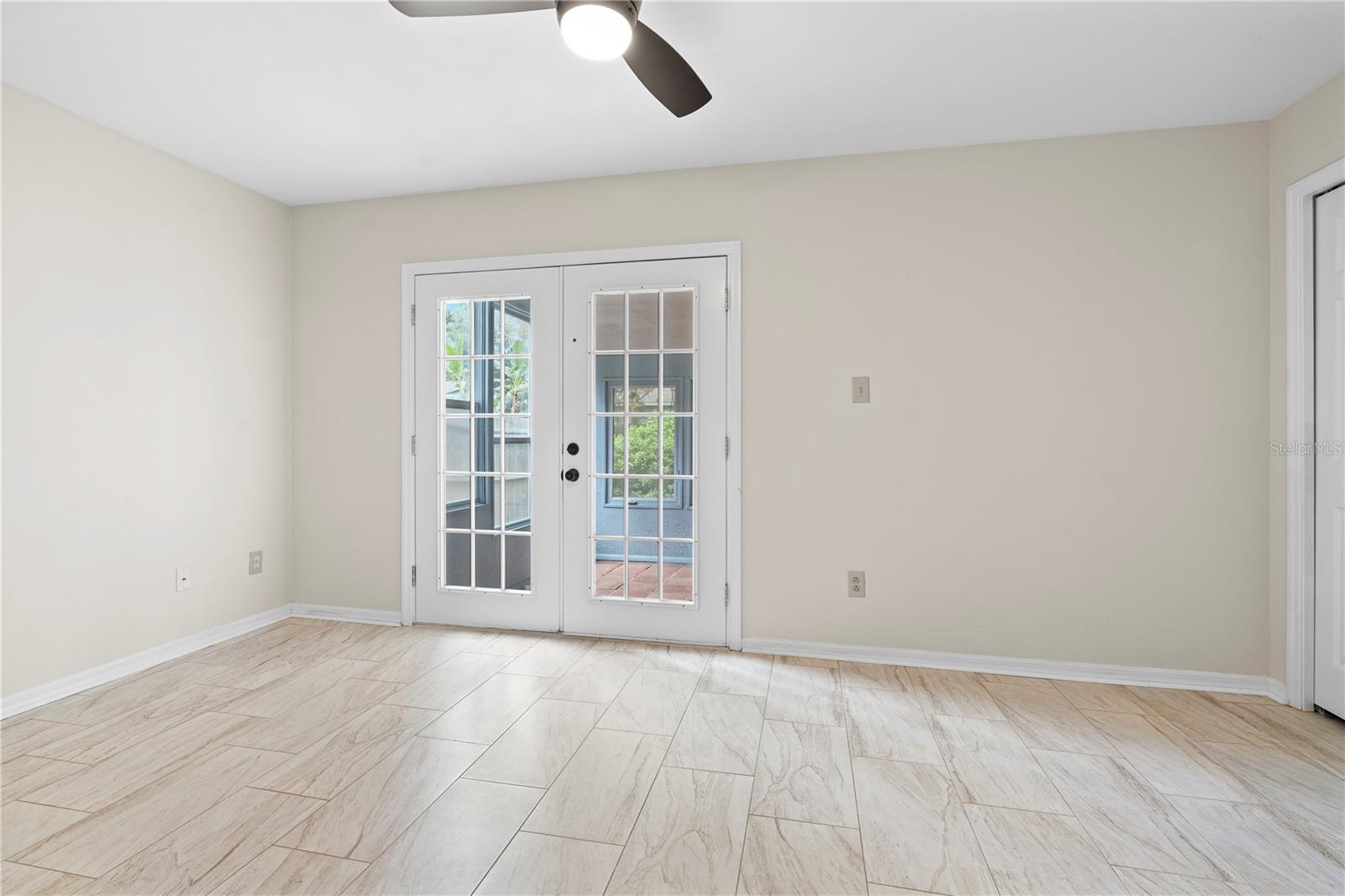 Image 22 of 43 For 2864 40th Avenue