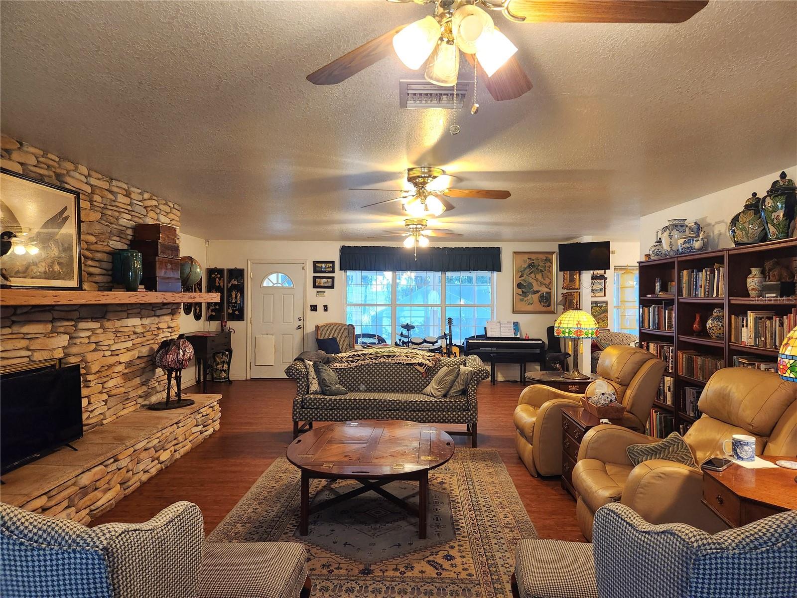 Image 3 of 47 For 17051 243rd Place Road