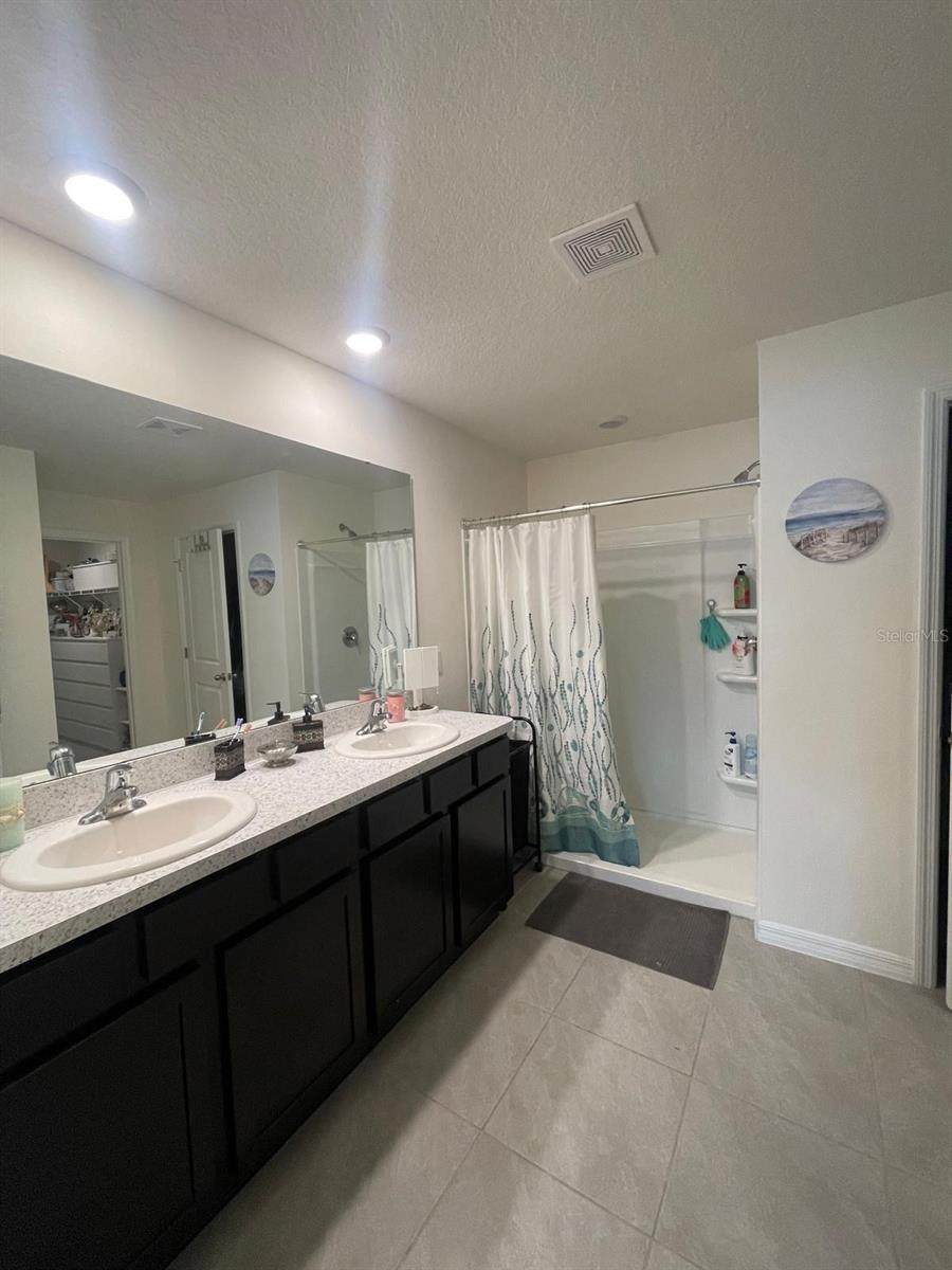 Image 33 of 41 For 465 Marion Oaks Lane