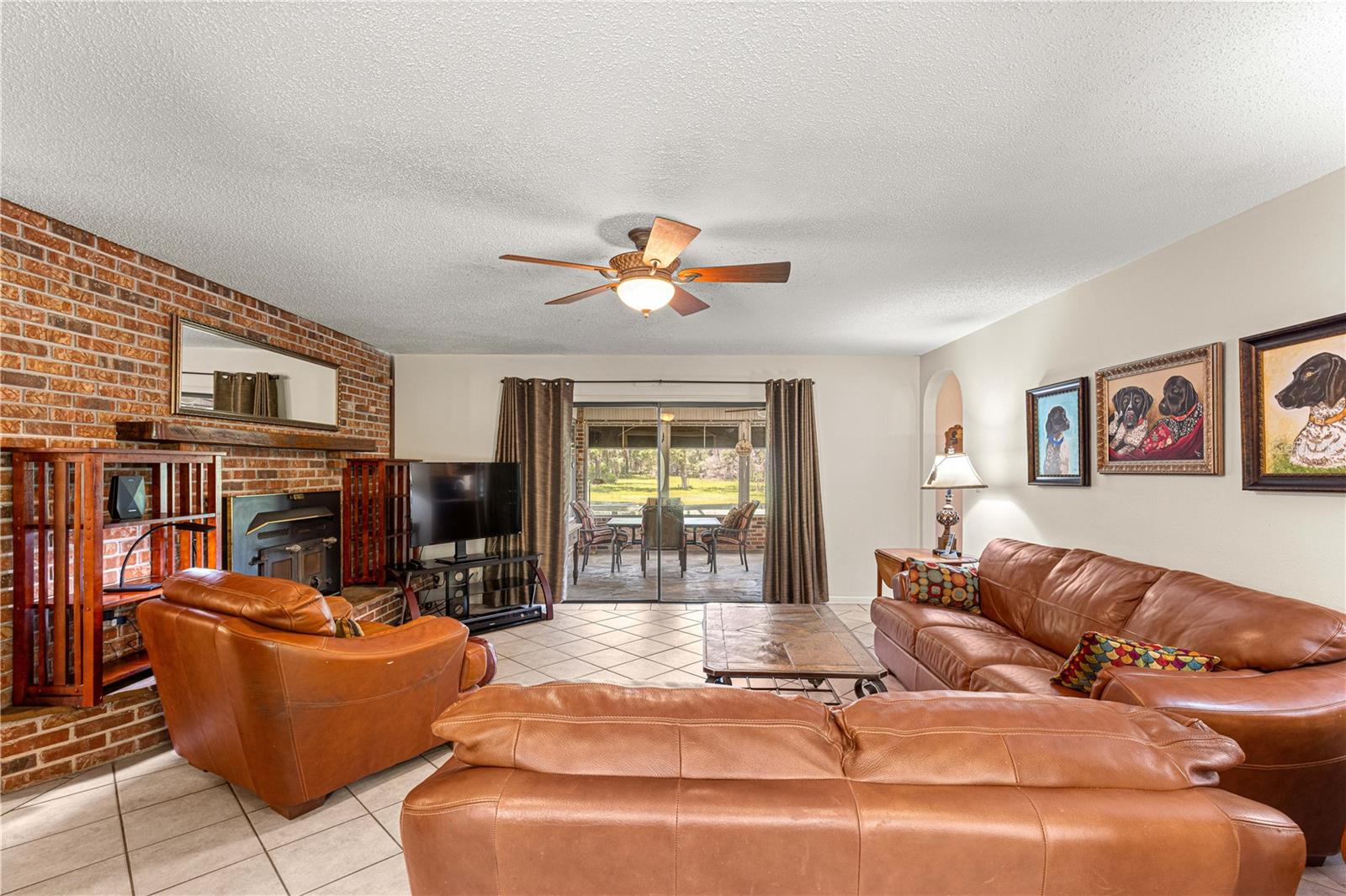 Listing photo id 9 for 40 Wintergreen Way