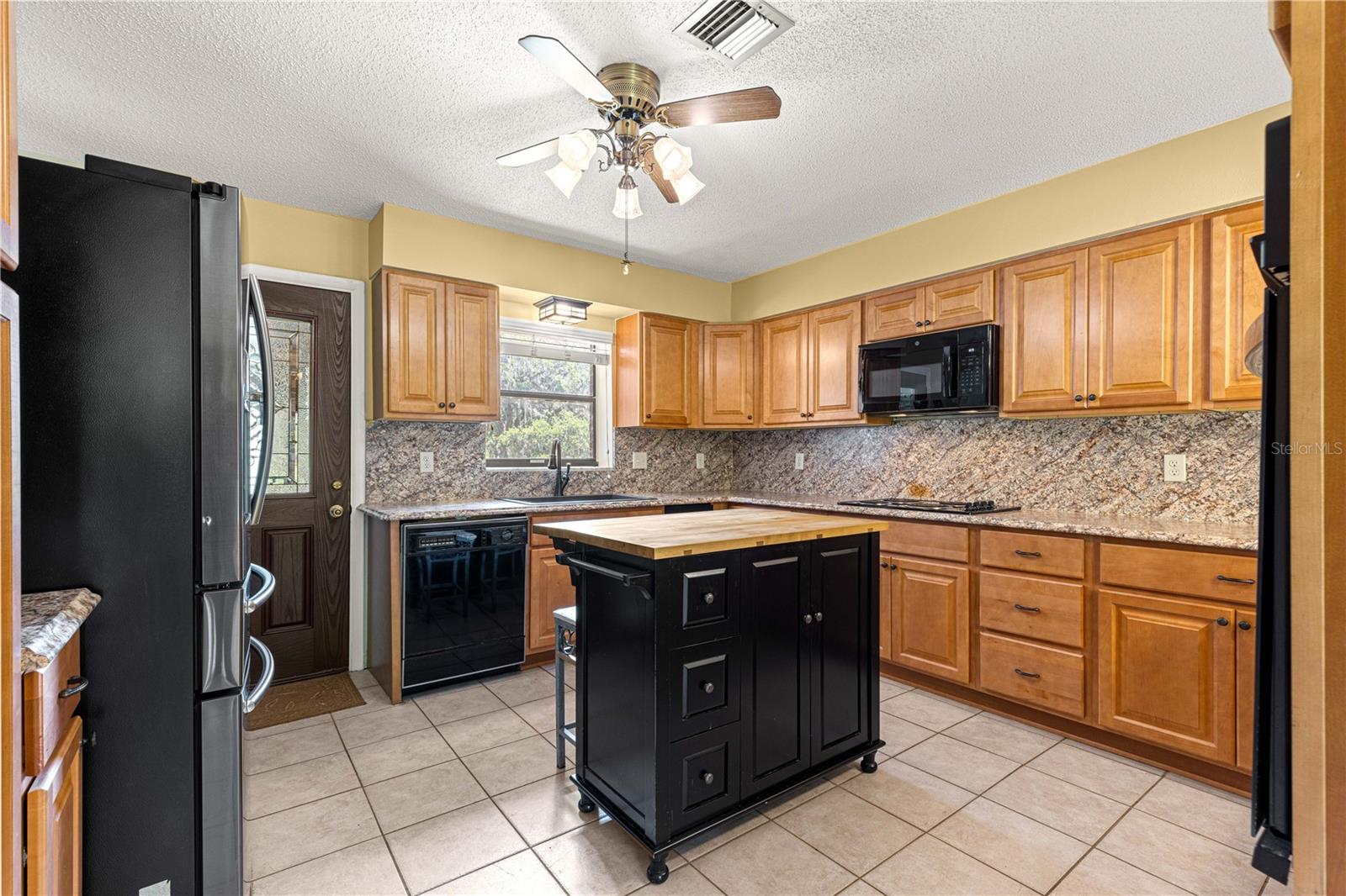 Listing photo id 14 for 40 Wintergreen Way