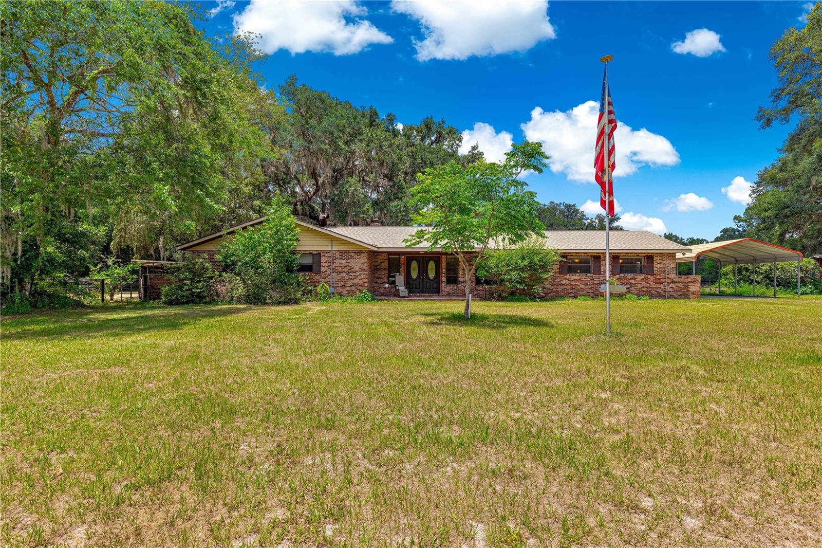 Listing photo id 0 for 40 Wintergreen Way