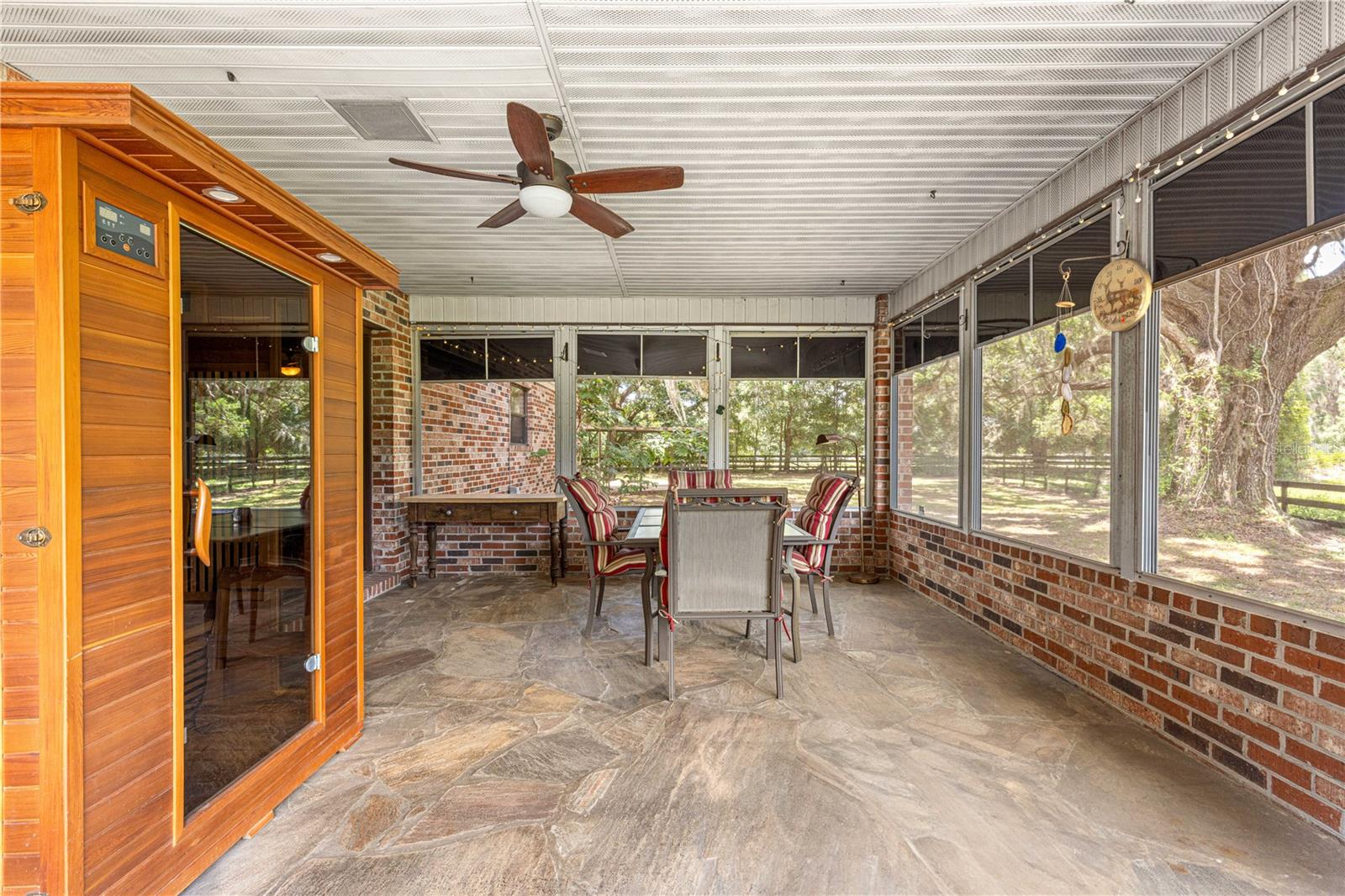 Listing photo id 24 for 40 Wintergreen Way