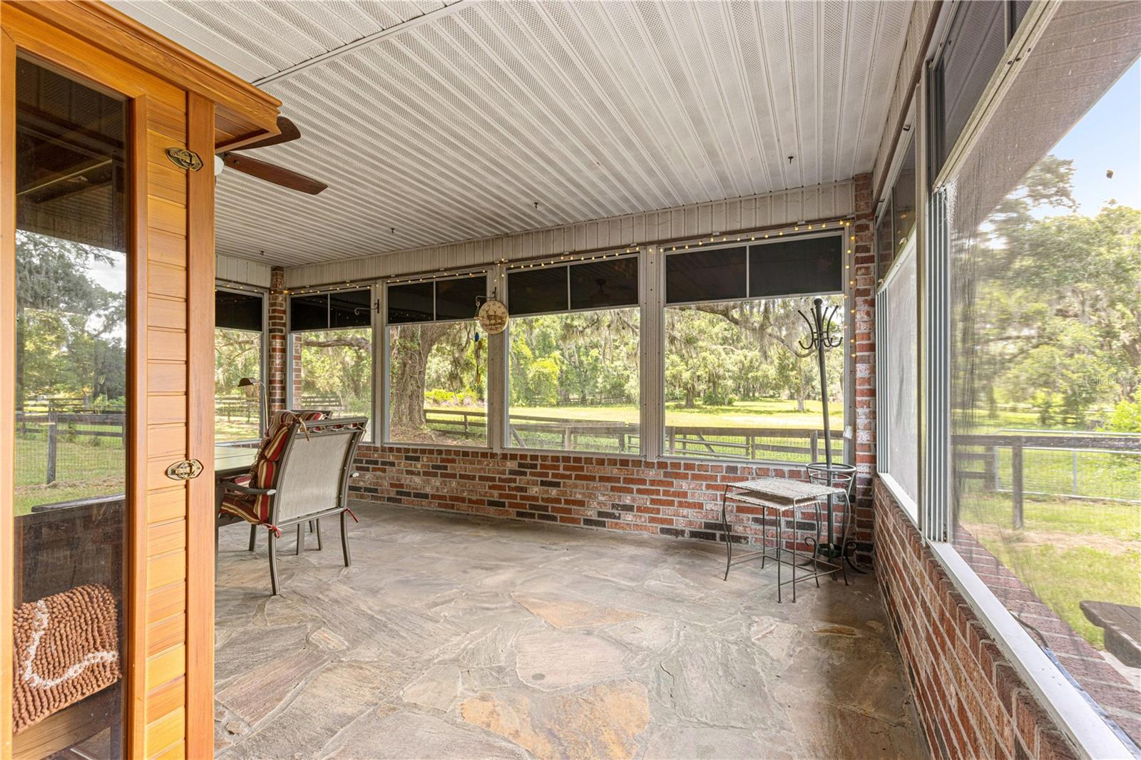Listing photo id 25 for 40 Wintergreen Way