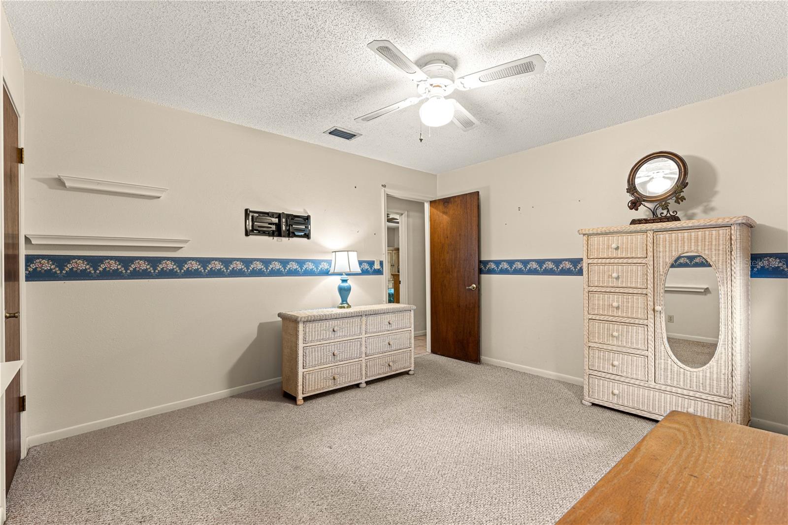 Listing photo id 31 for 40 Wintergreen Way