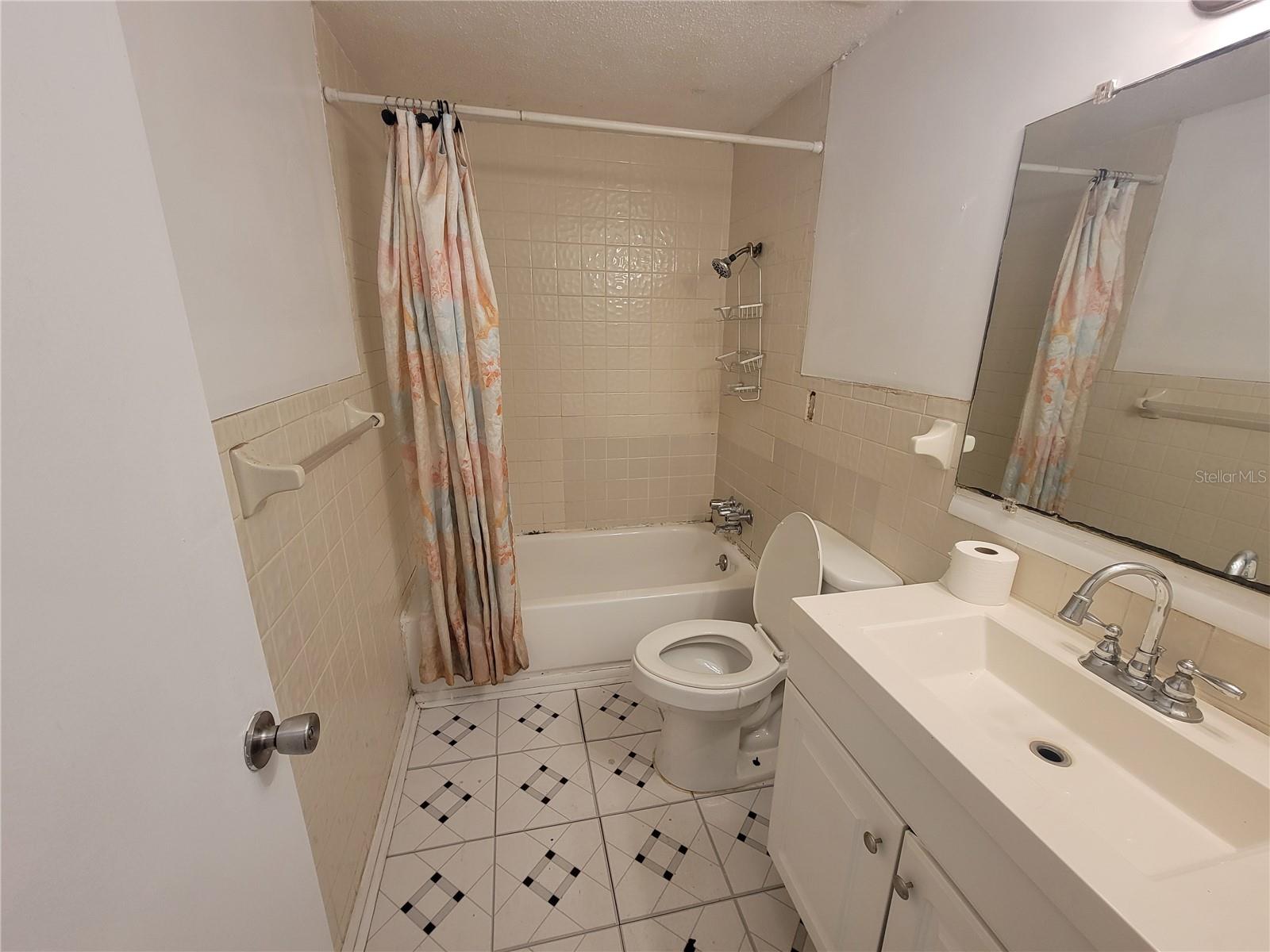 Image 4 of 6 For 1428 12th Avenue