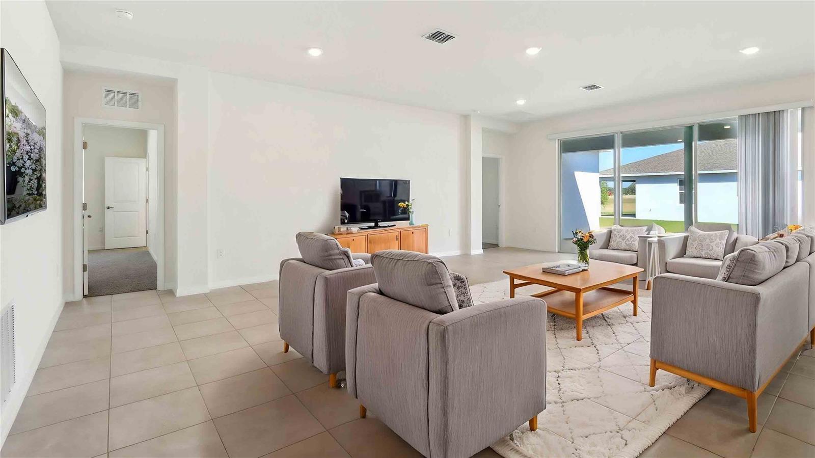 Image 3 of 24 For 5677 46th Drive