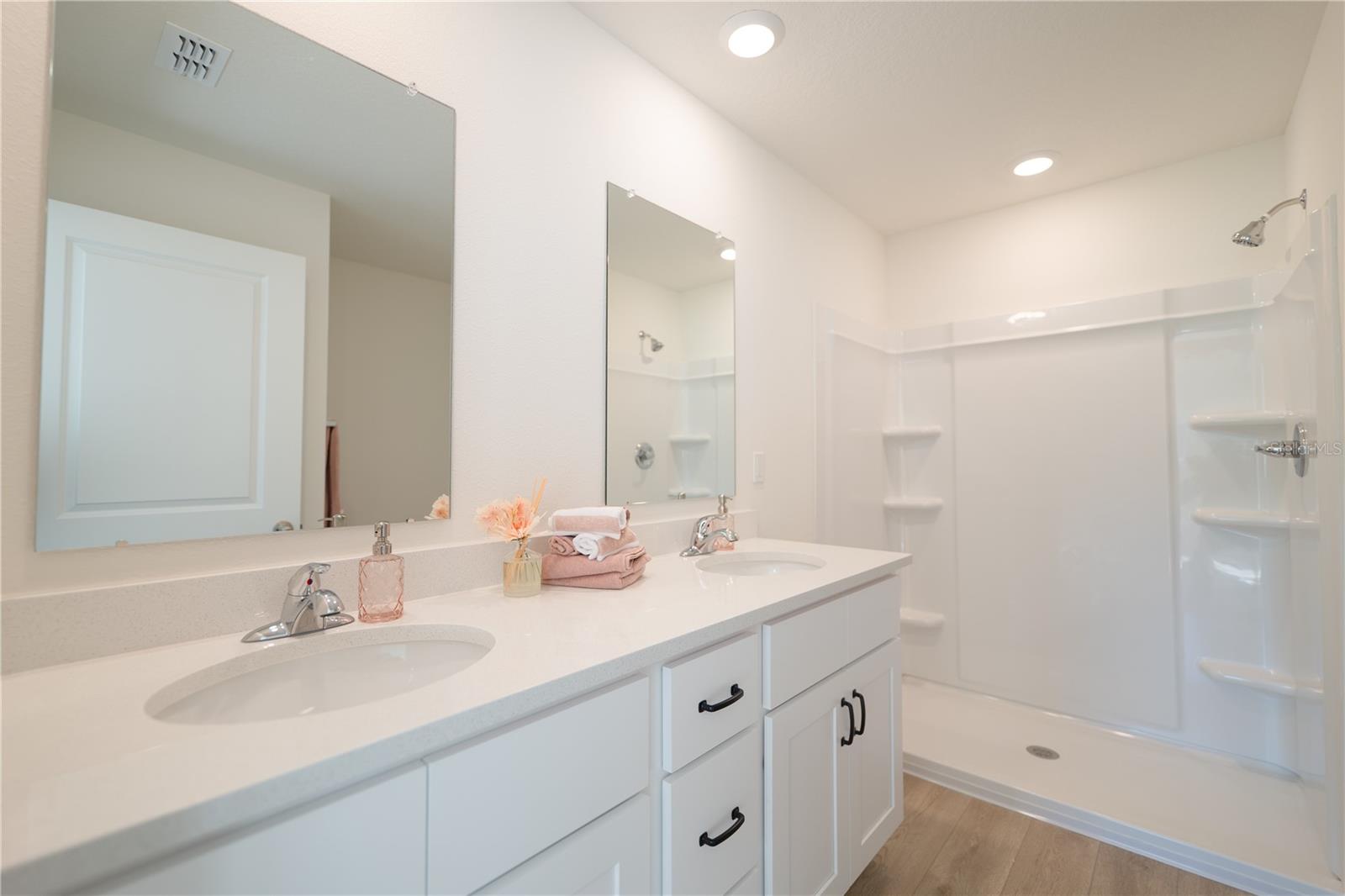 Image 4 of 12 For 3390 Hampshire Boulevard