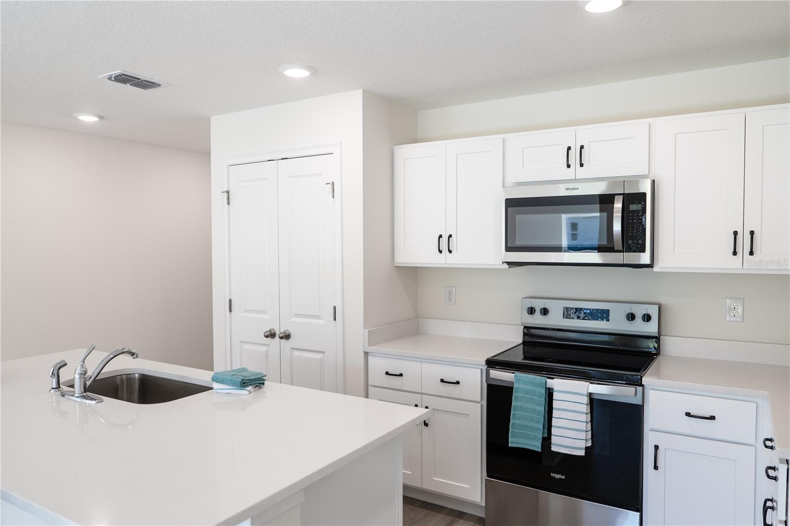 Image 8 of 12 For 3390 Hampshire Boulevard