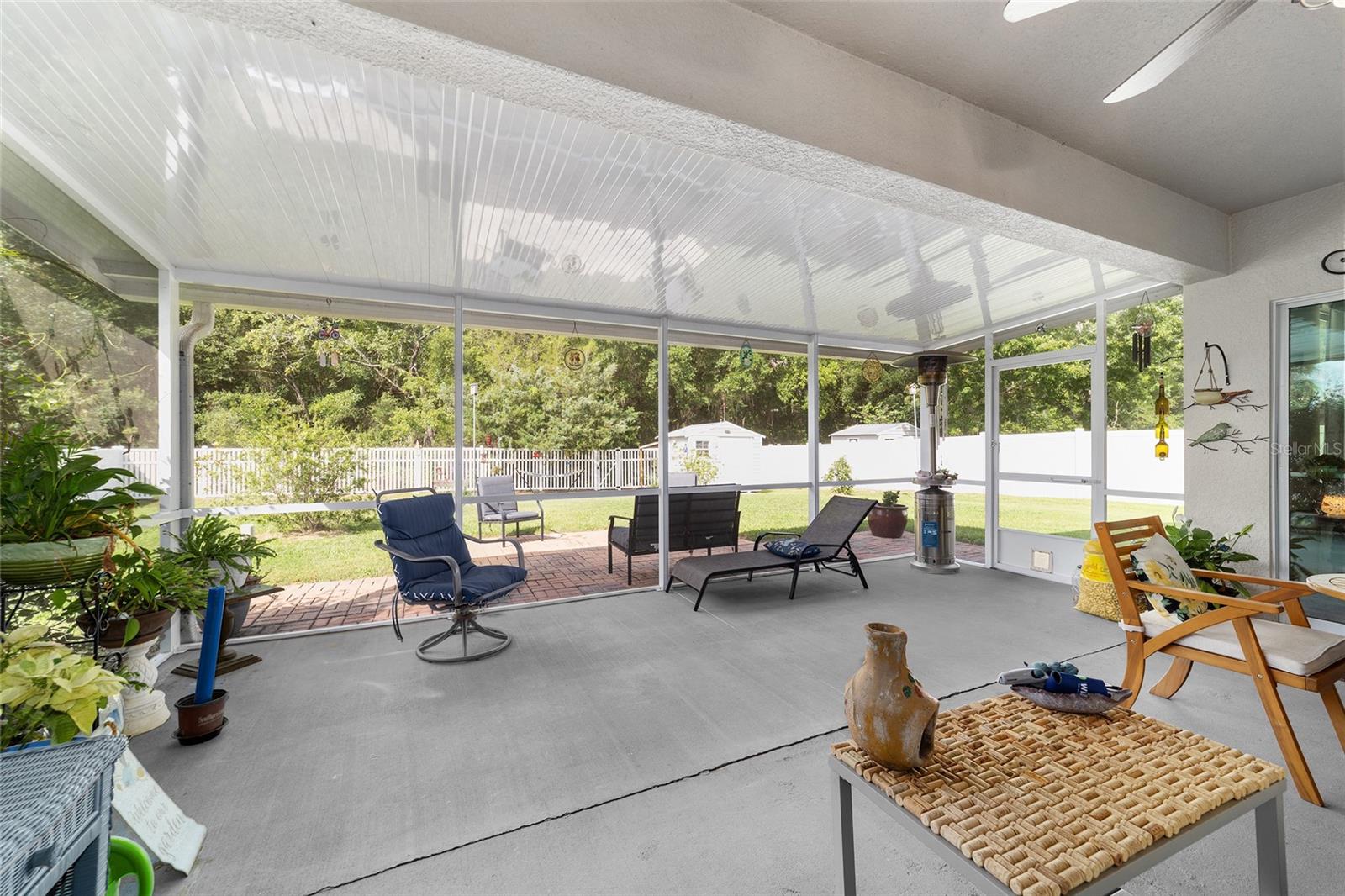 Listing photo id 14 for 2552 42nd Road