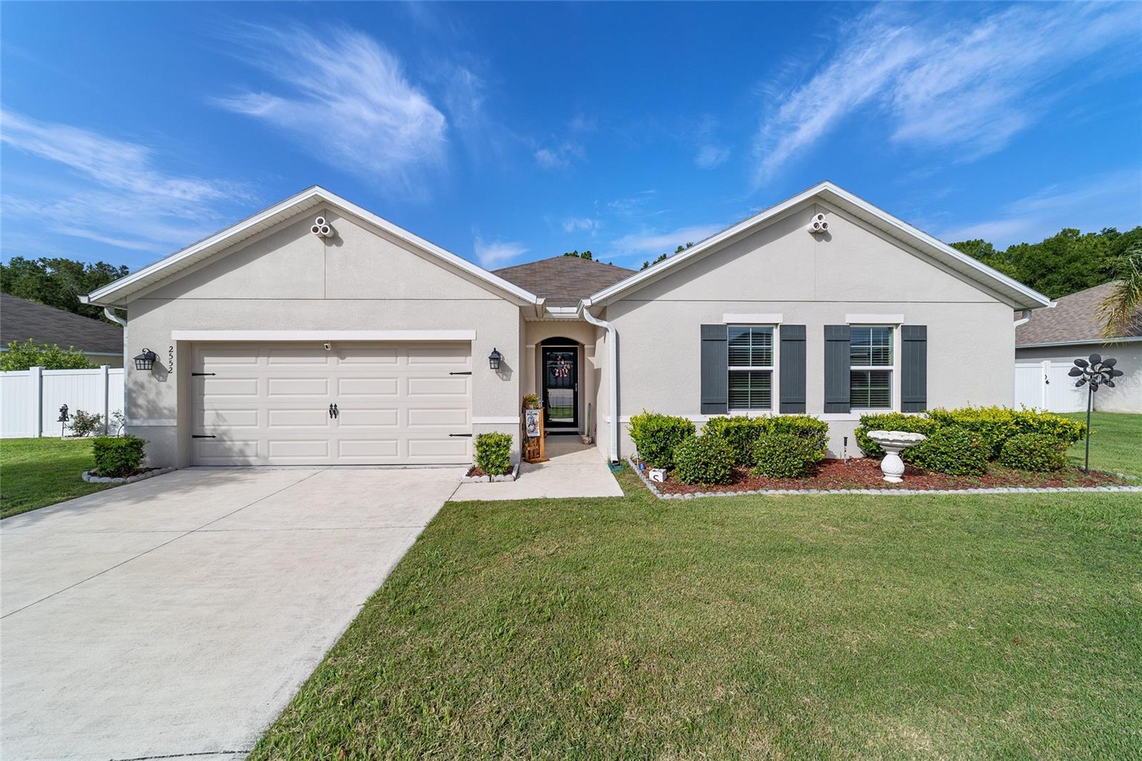 Listing photo id 0 for 2552 42nd Road
