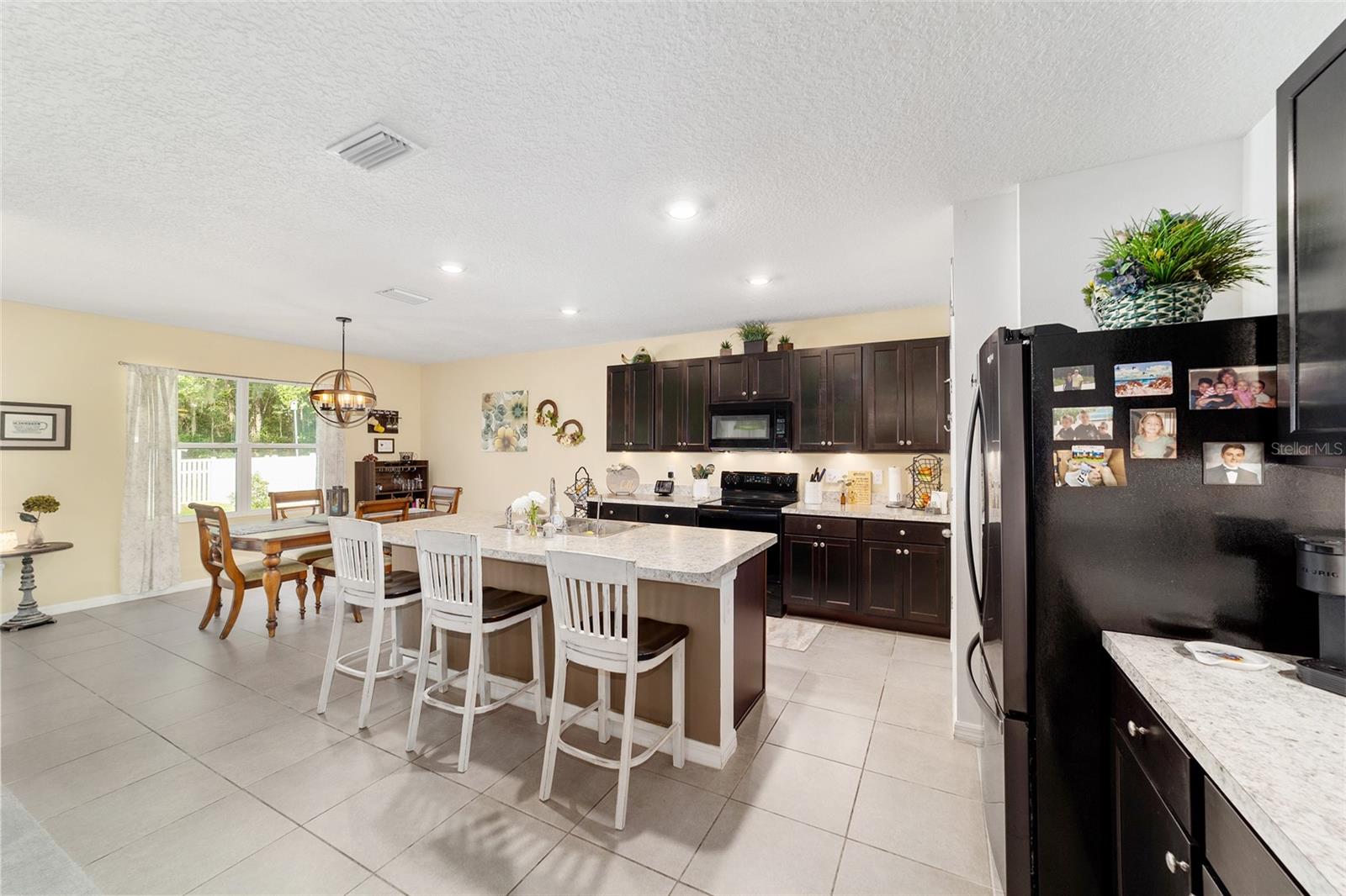 Listing photo id 4 for 2552 42nd Road