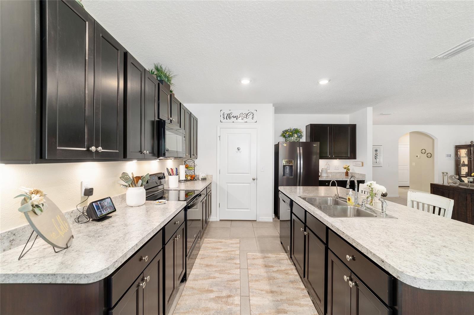 Listing photo id 6 for 2552 42nd Road