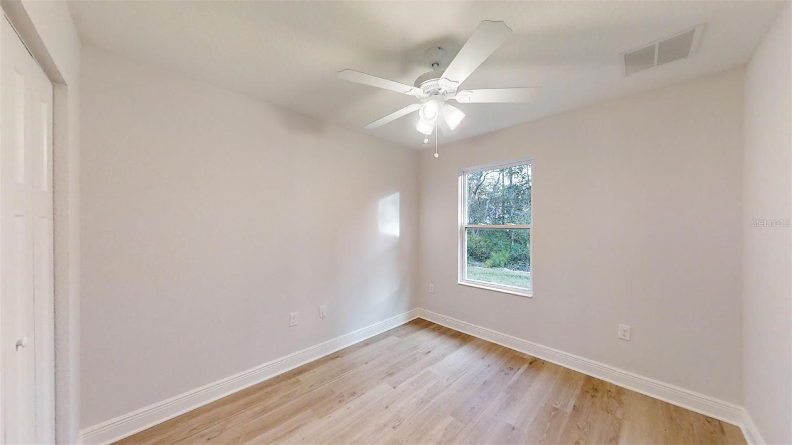 Image 10 of 70 For 23995 Falcon Avenue
