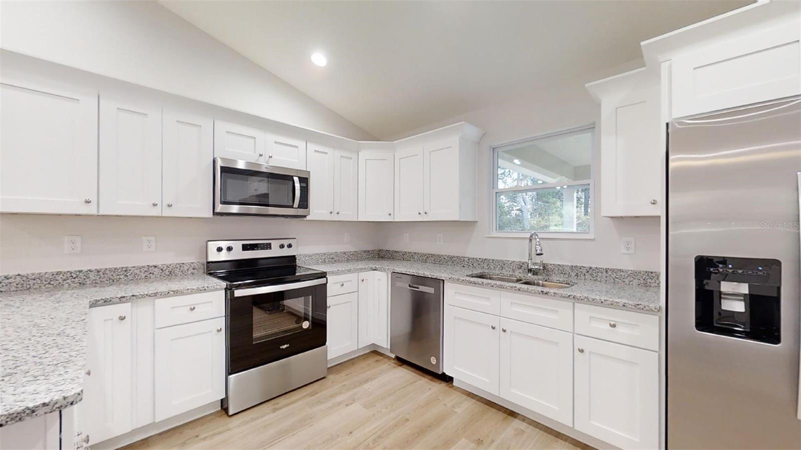 Image 19 of 70 For 23995 Falcon Avenue