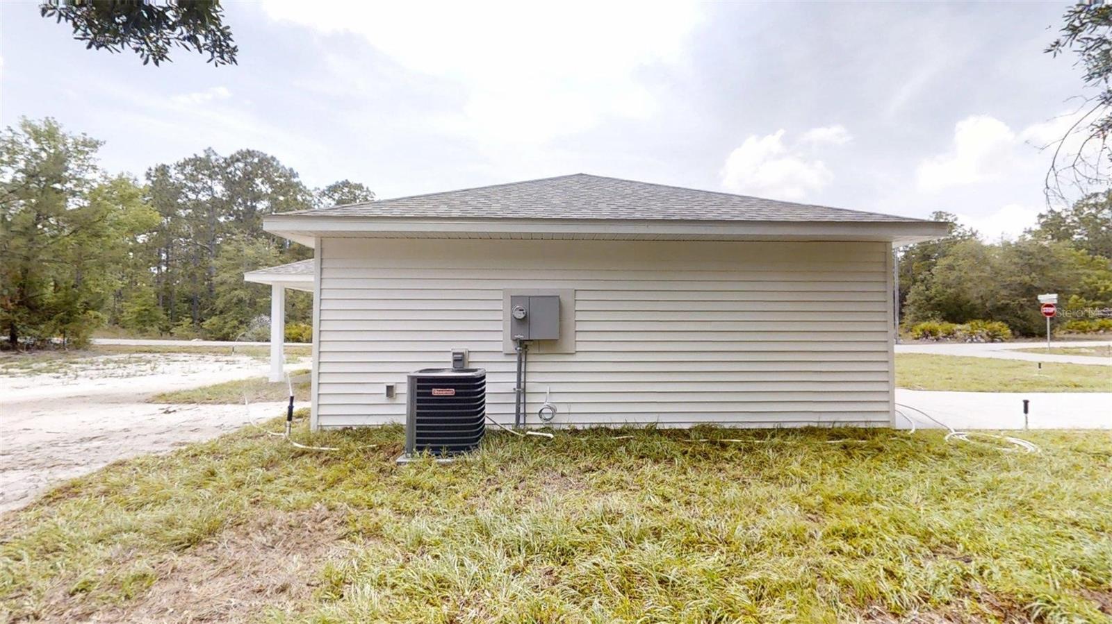 Image 4 of 70 For 23995 Falcon Avenue