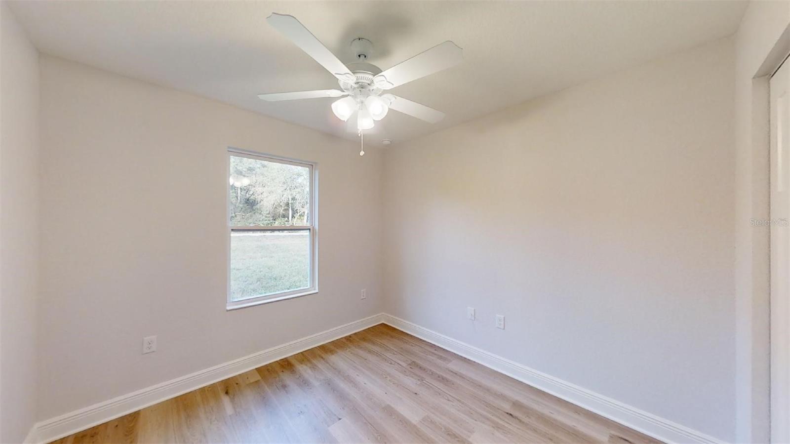 Image 46 of 70 For 23995 Falcon Avenue