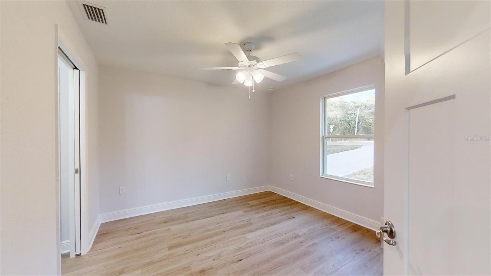 Image 54 of 70 For 23995 Falcon Avenue