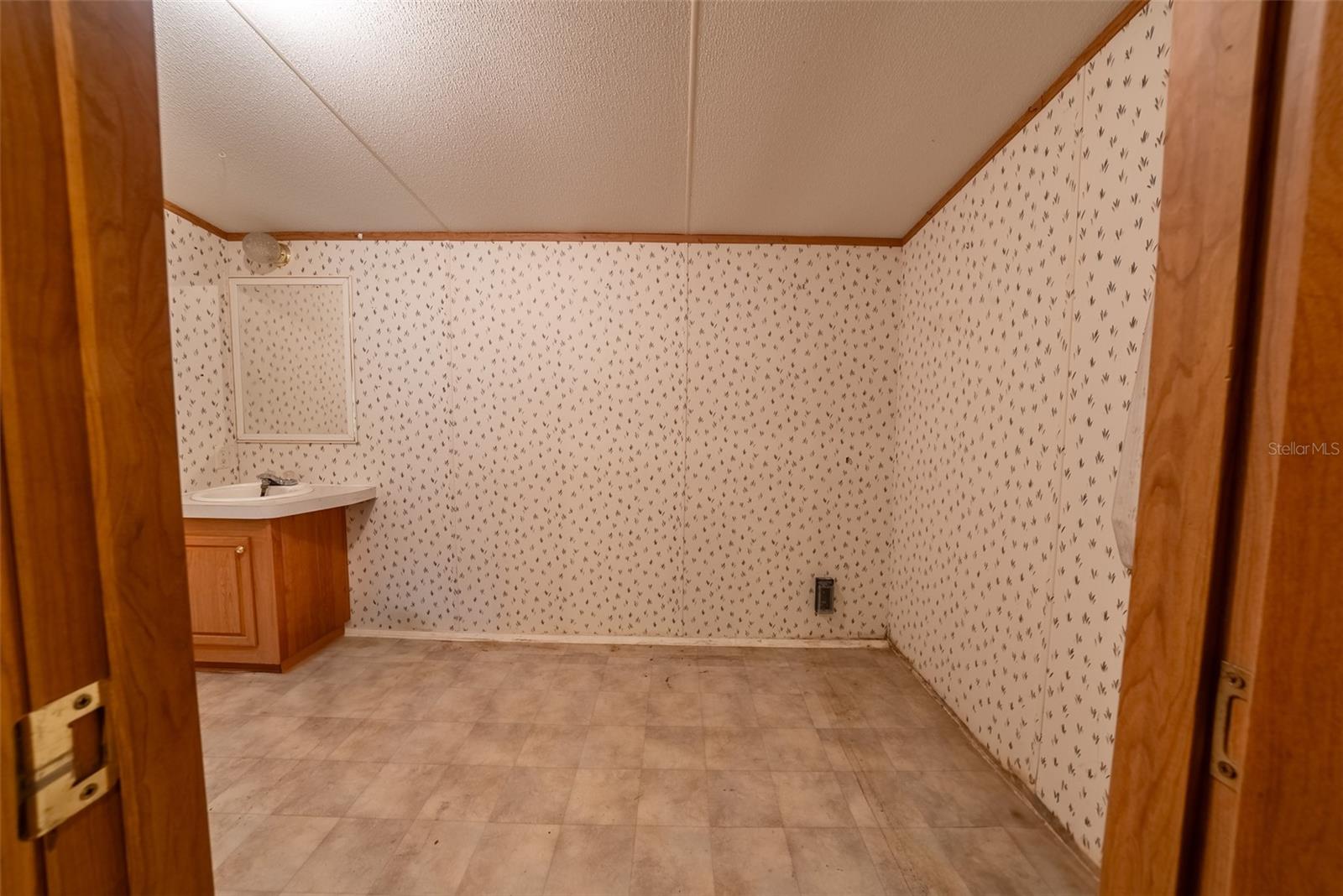 Image 13 of 24 For 5560 38th Street