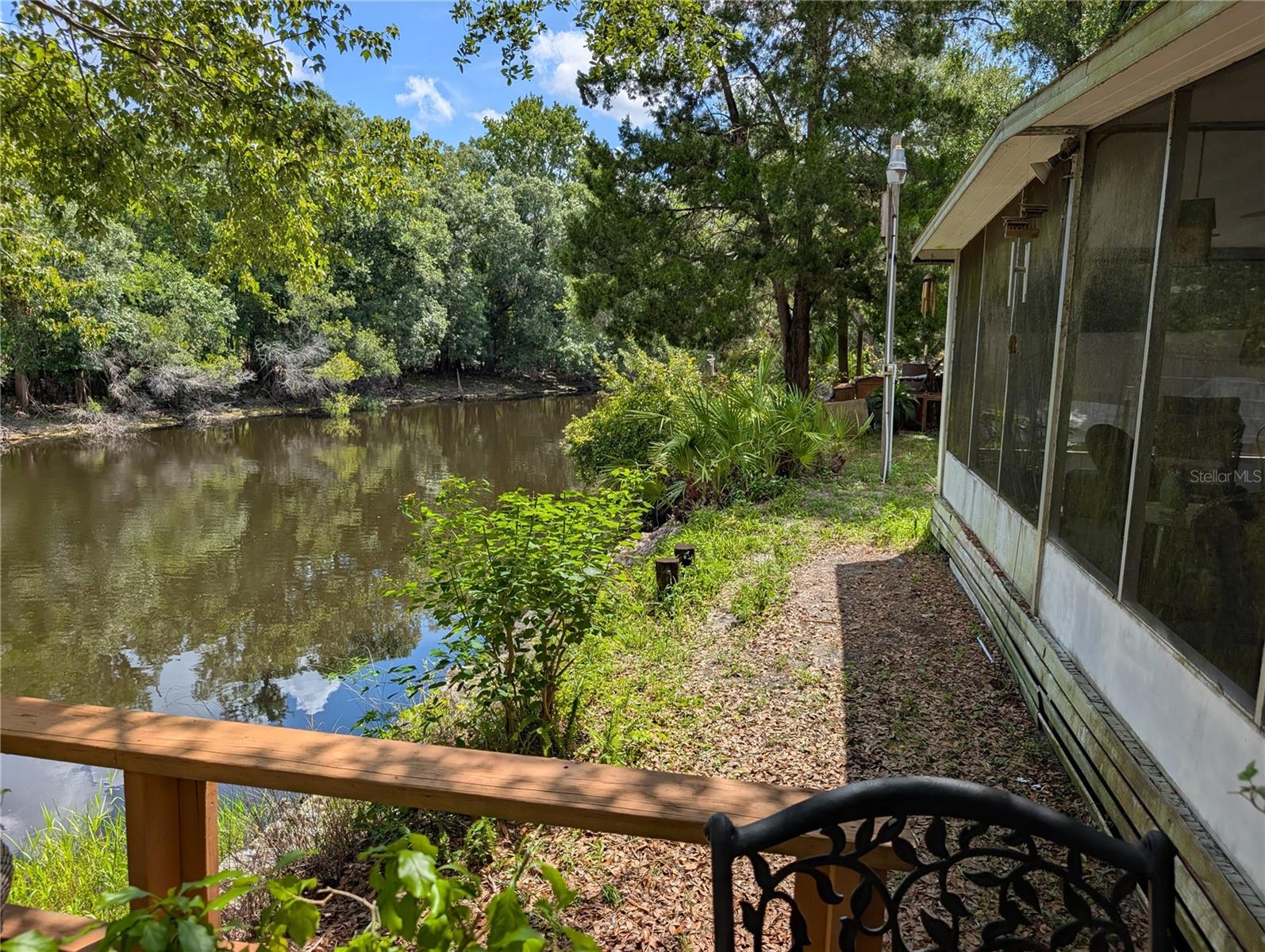 Listing photo id 12 for 3609 Westcove Court