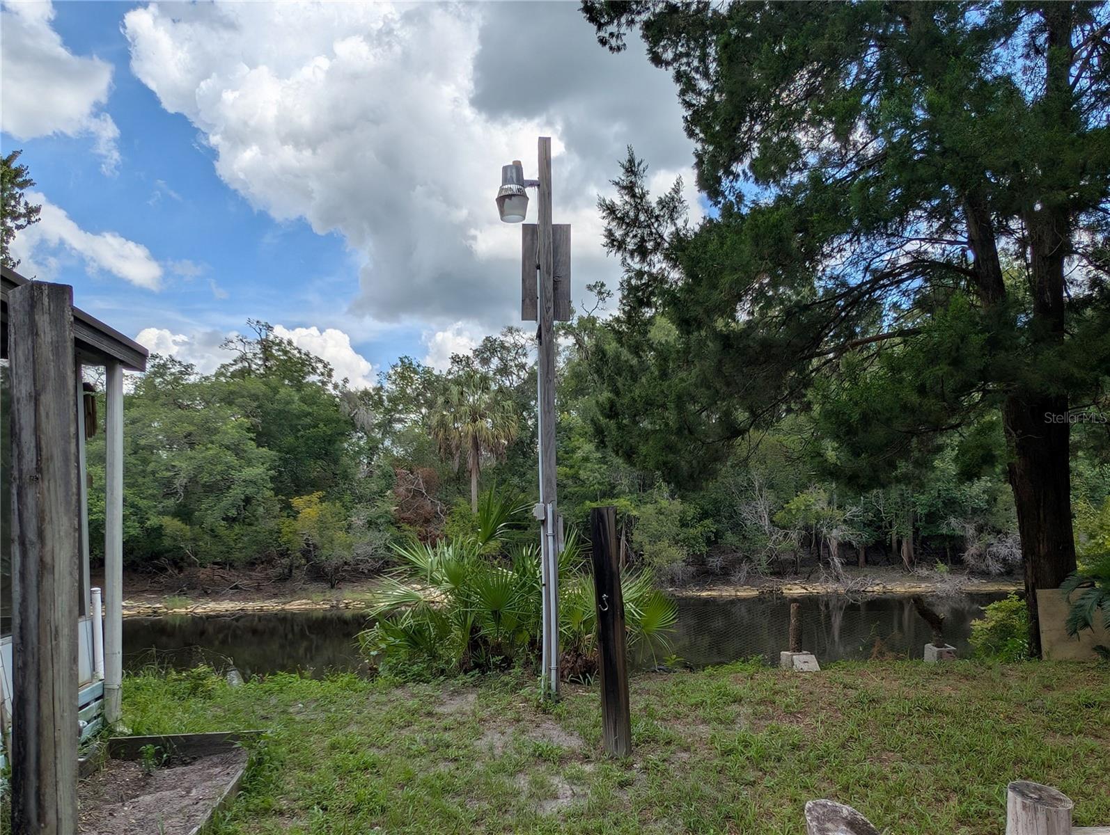 Listing photo id 16 for 3609 Westcove Court